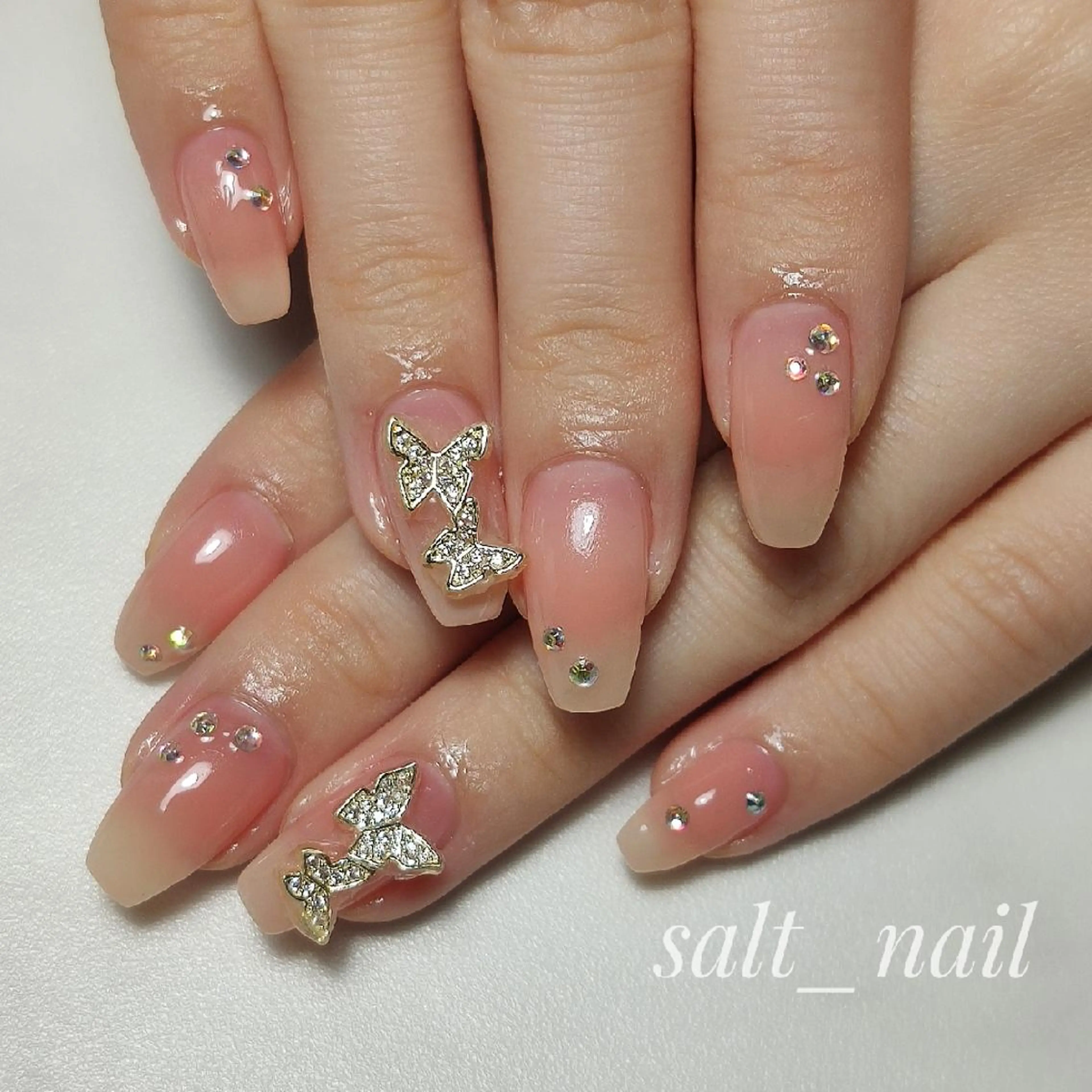 ネイル チークネイル 持ち込み ハンドネイル 個人サロン saltnailのネイルデザイン