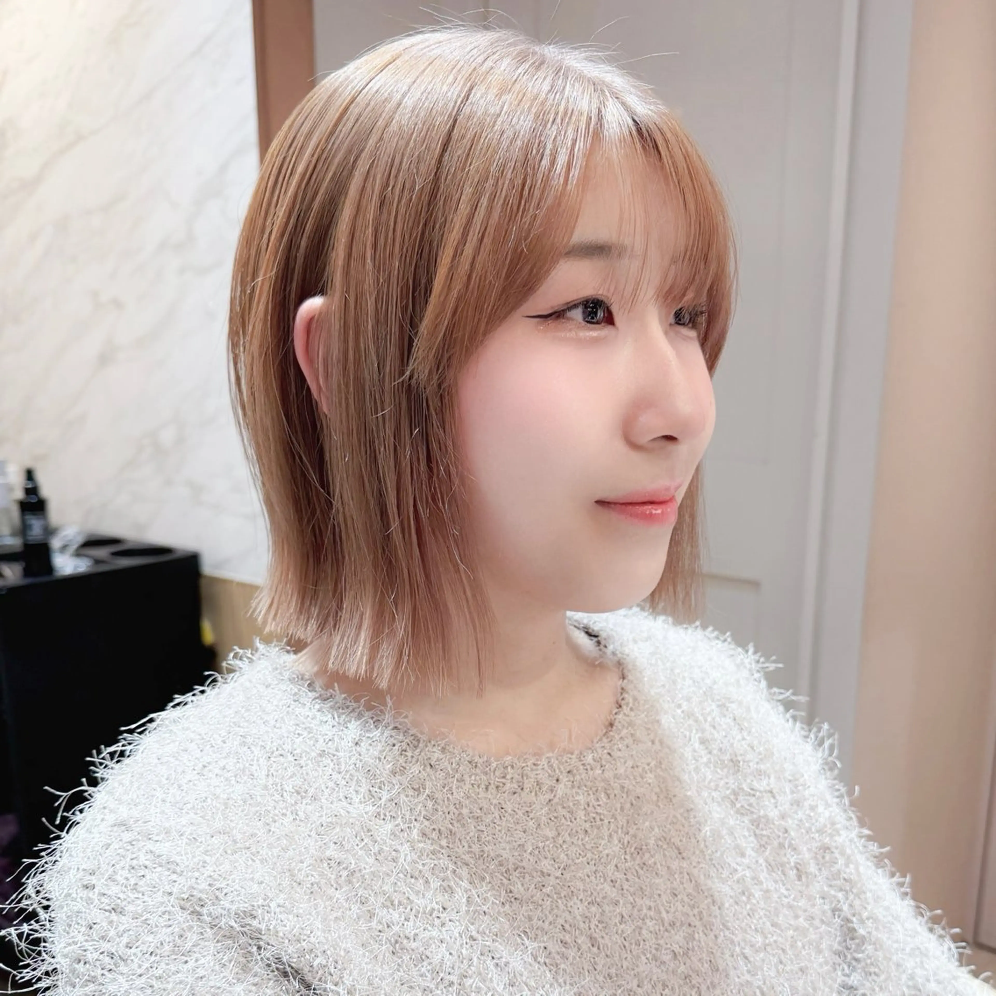 ミディアム カラー ベージュカラー ブリーチ 透明感カラー ボブ 川畑 あやかのヘアスタイル