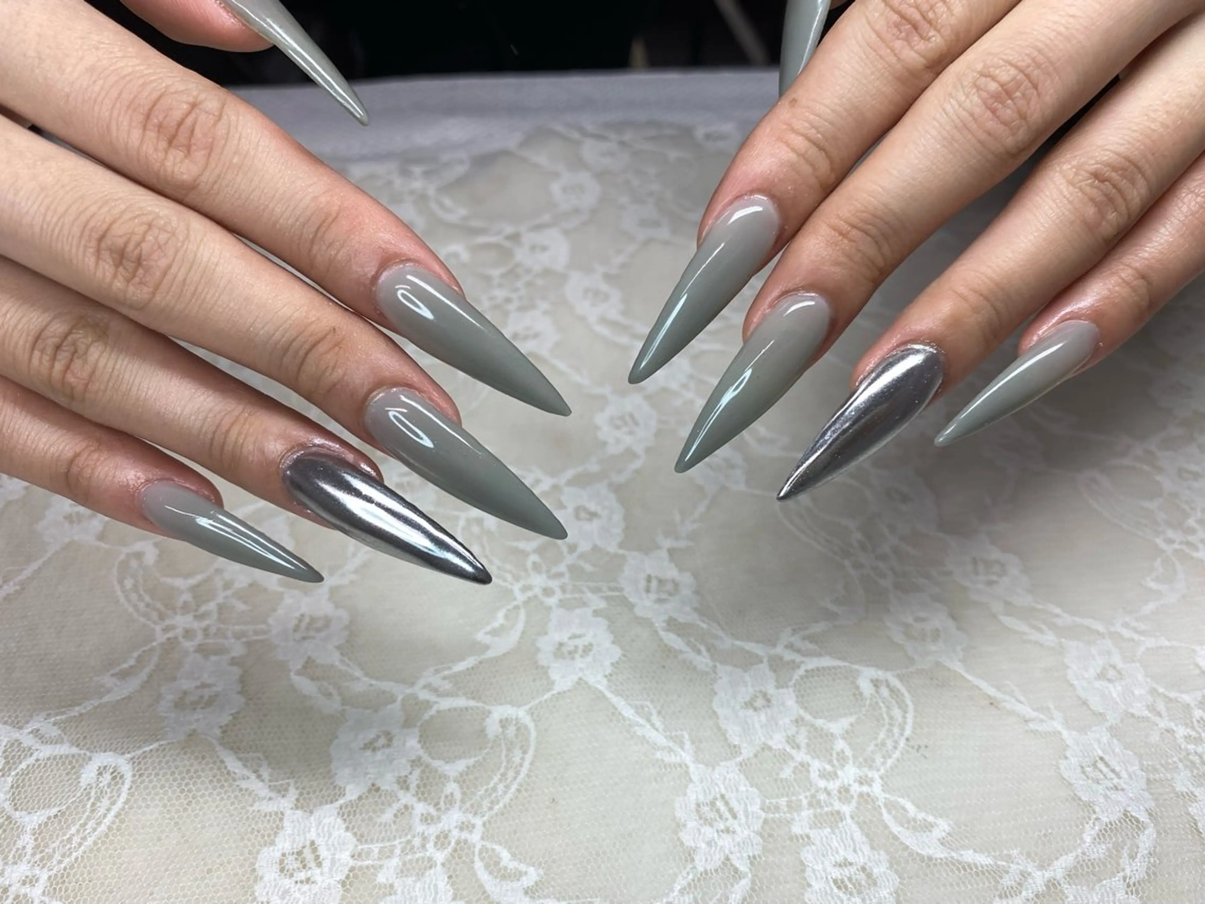 ネイル ロングネイル ミラーネイル スーパーロングネイル ハンドネイル ハンドケア Epokku ネイルサロンのネイルデザイン