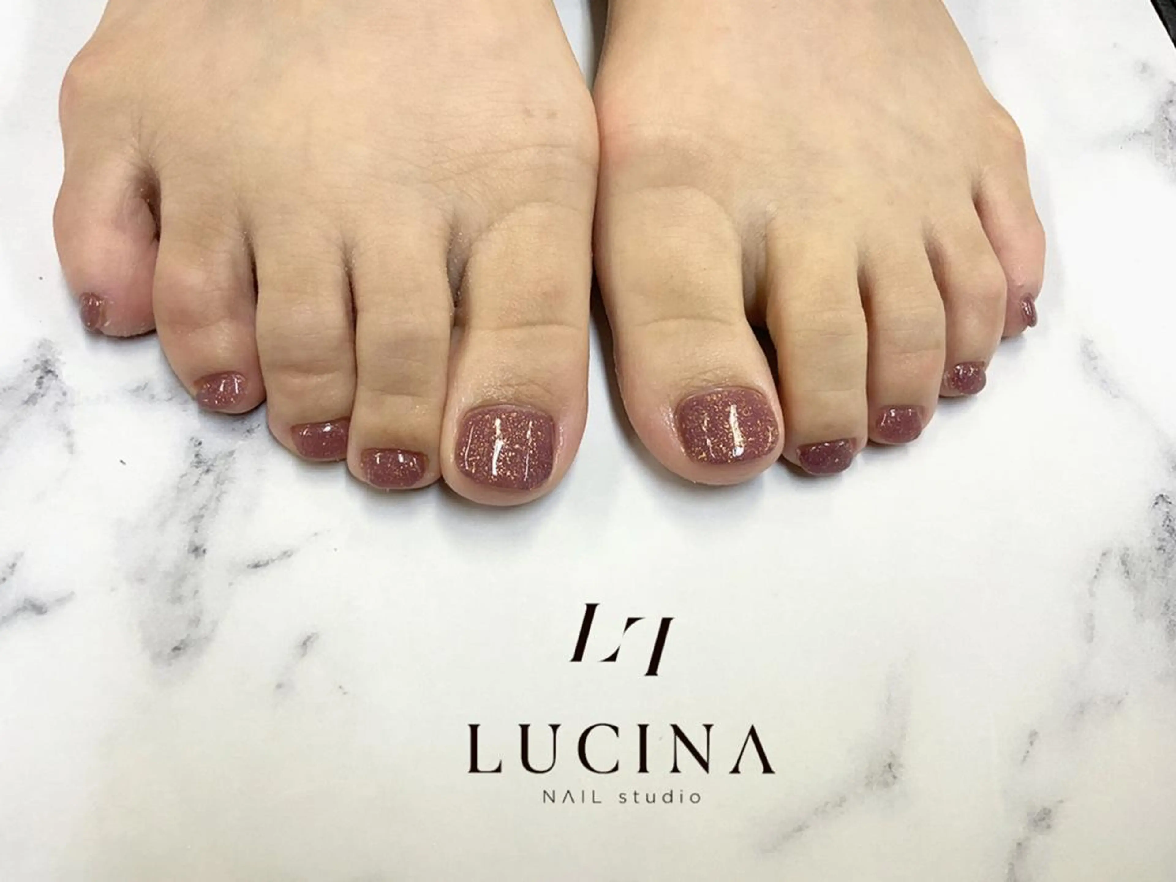 ネイル フットネイル ジェルネイル ワンカラーネイル フットネイル 新橋 ルキナ スタッフのネイルデザイン
