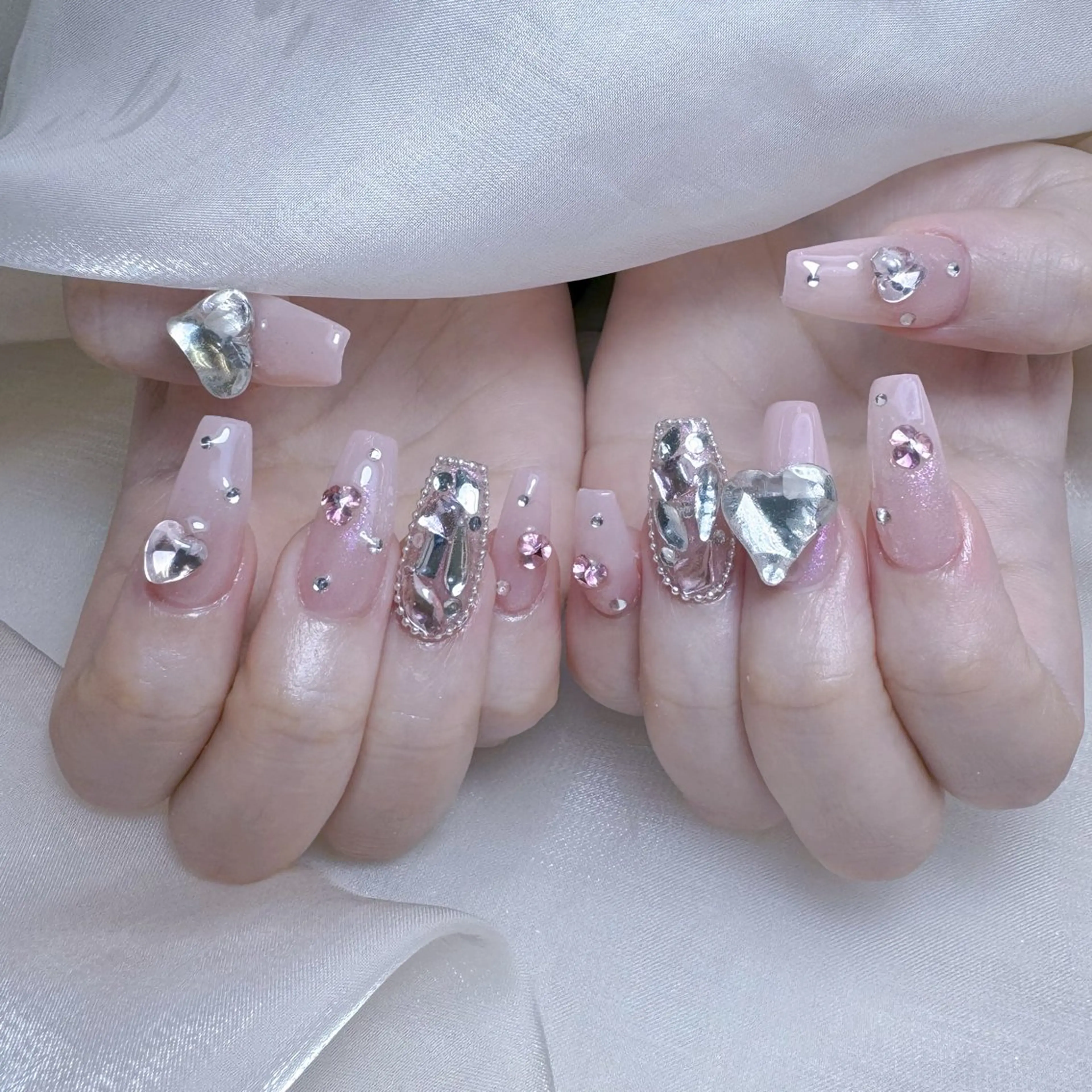 ネイル オーロラネイル フレンチネイル ハート キラキラネイル 韓国ネイル ハンドネイル Melody Nail所属・Melody 3D/スカルプ専門店のネイルデザイン