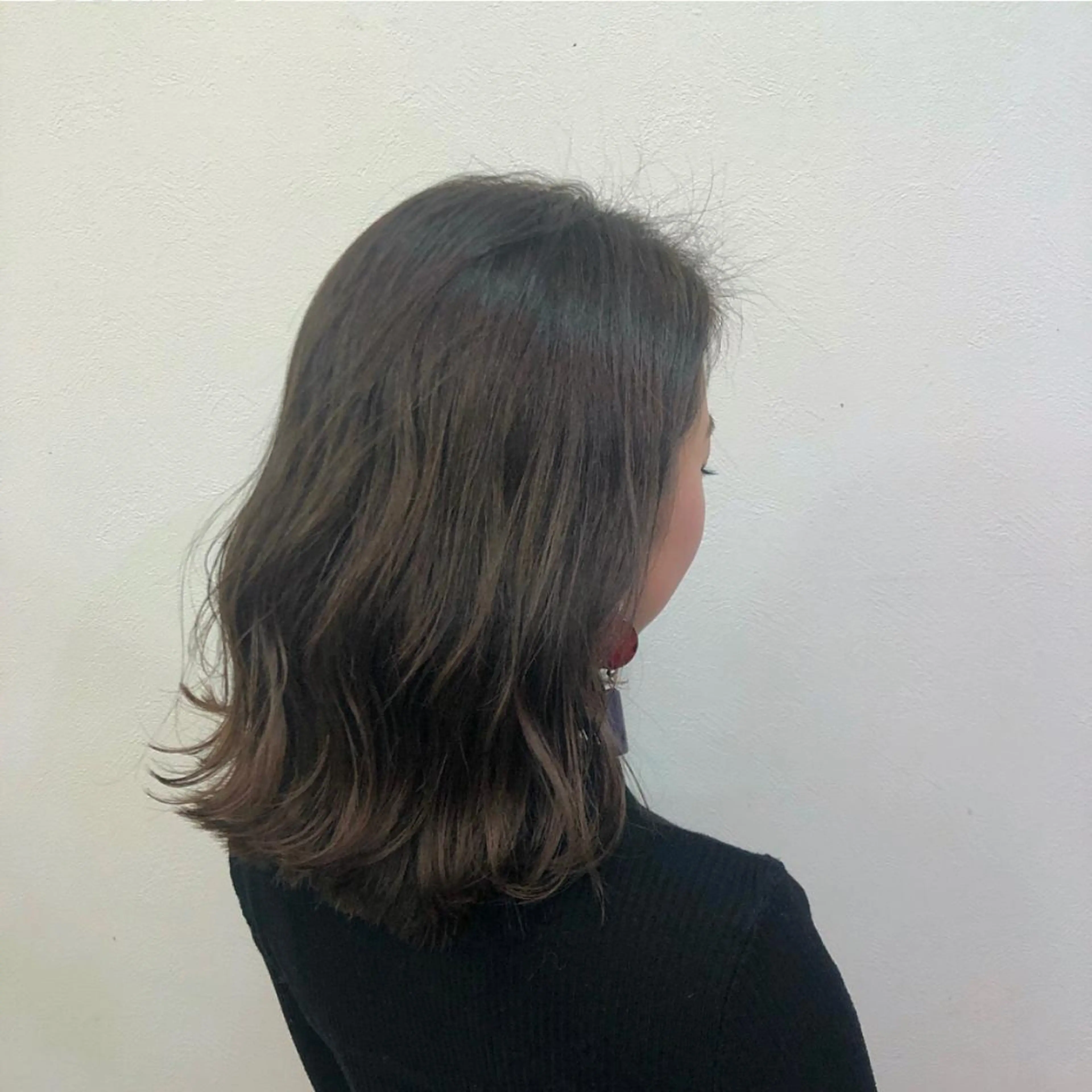 セミロング カラー ベージュカラー オリーブベージュ カット ヘアカラー トリートメント 酸性縮毛矯正🧴韓国 レイヤー/髪質改善のヘアスタイル