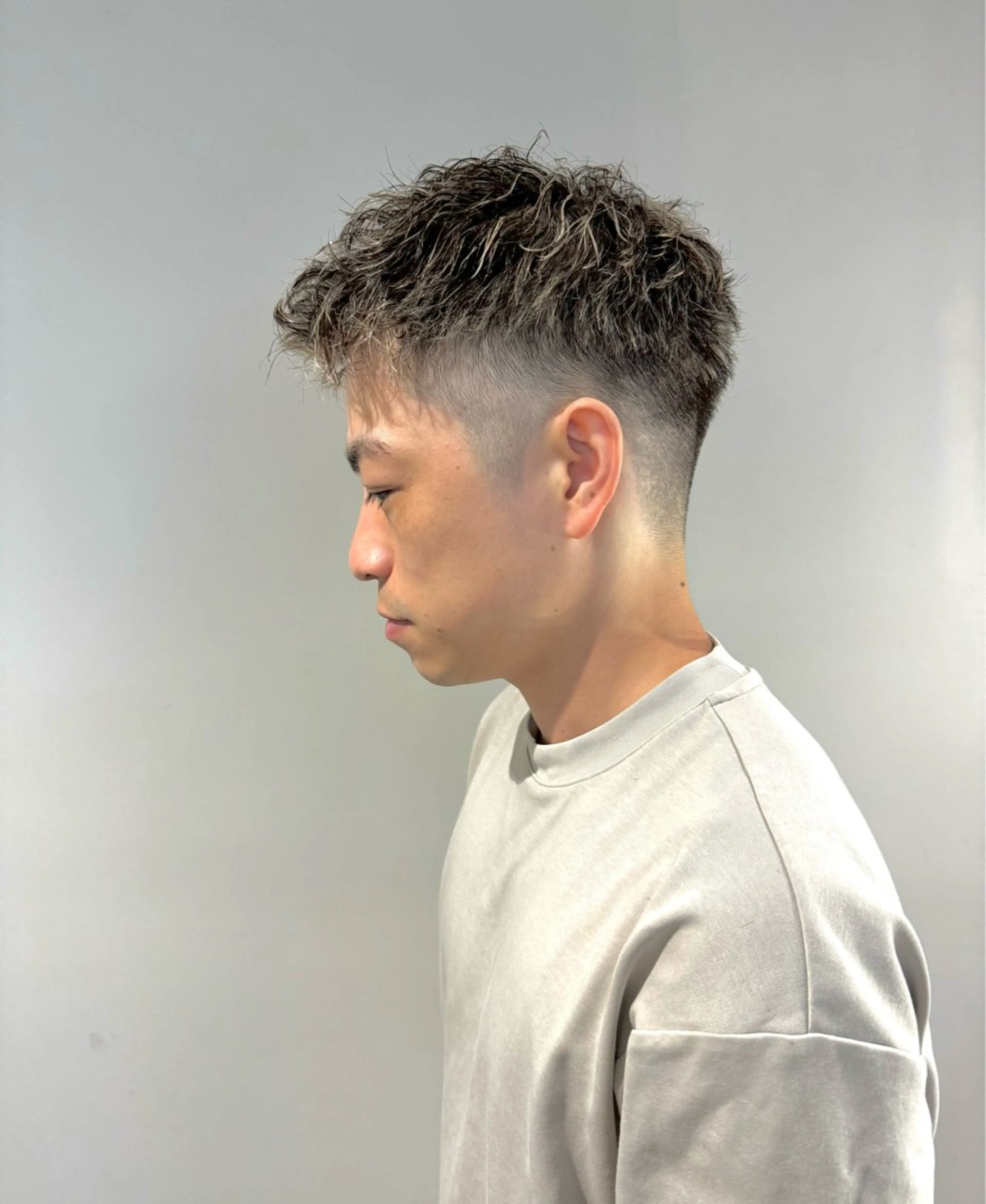 カラー パーマ メンズ メンズハイライト メンズパーマ メンズツイストパーマ ハイライトカラー ツイストパーマ Tink　天神店所属・今村賢治/メンズ/ レイヤー✨艶カラーのヘアスタイル