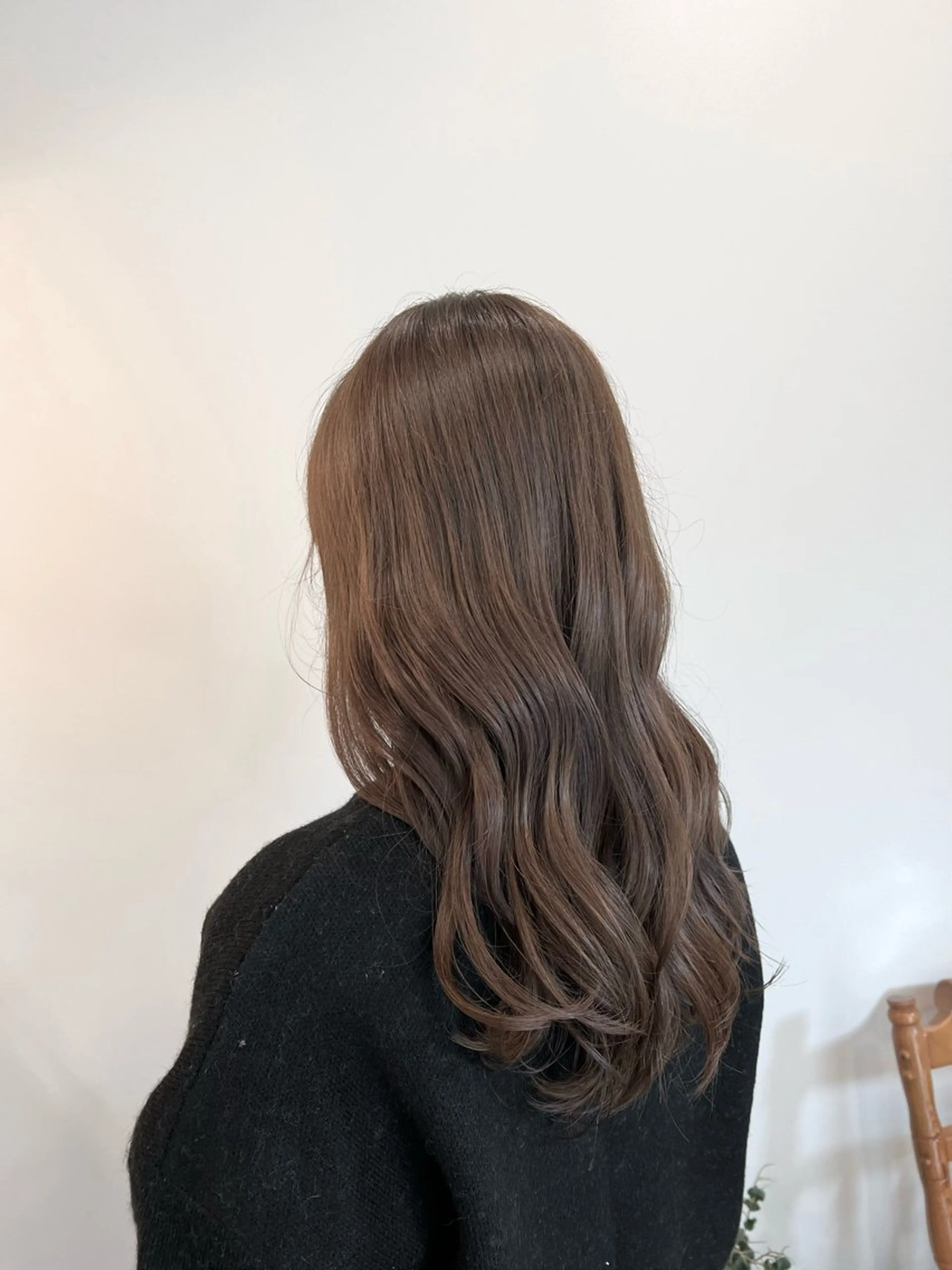 ロング カラー ベージュカラー オリーブベージュ カット ヘアカラー トリートメント LEBEN所属・今田 飛奈のヘアスタイル
