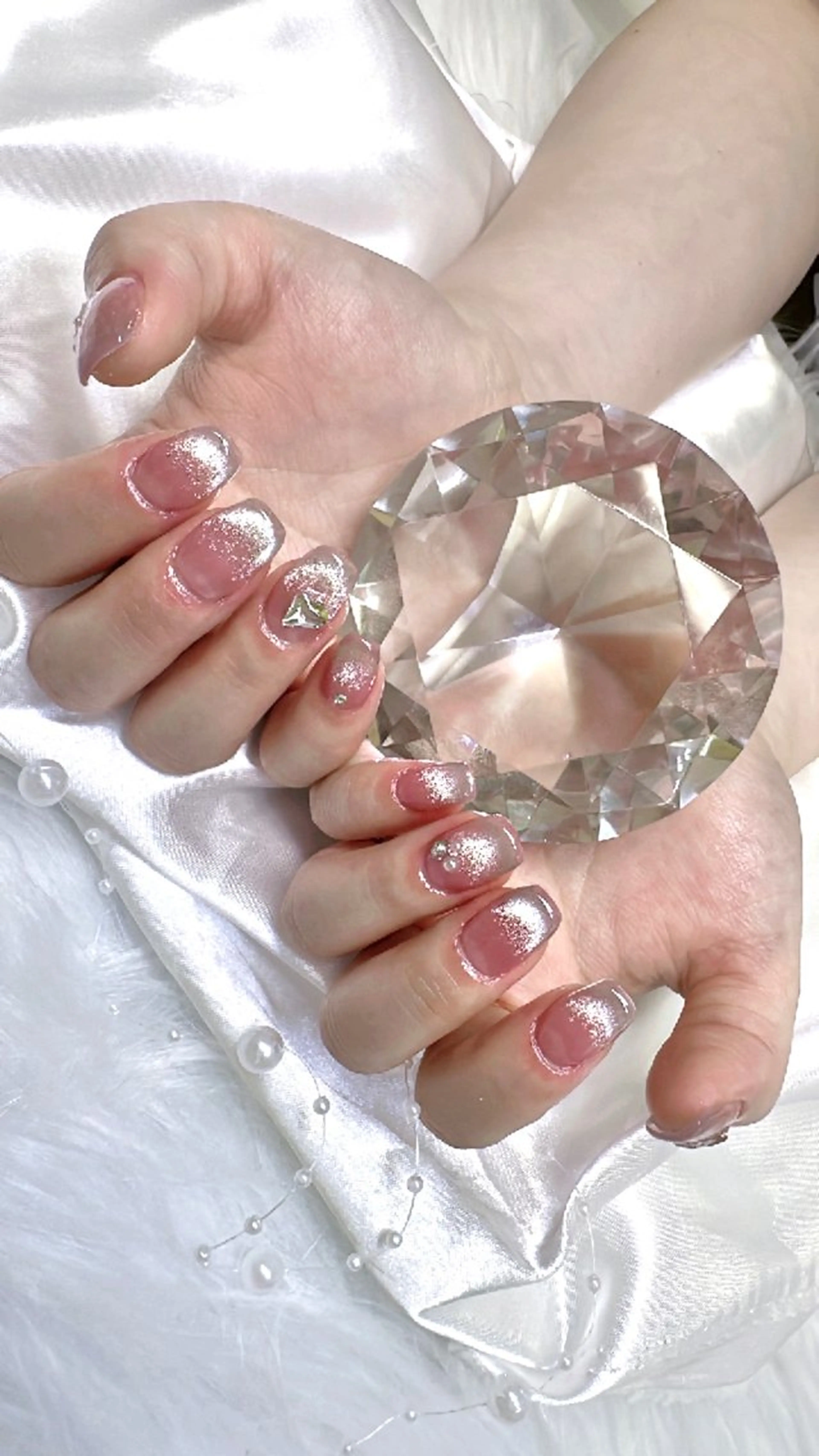 ネイル フレンチネイル キラキラネイル マグネットネイル 中西 美羽のネイルデザイン