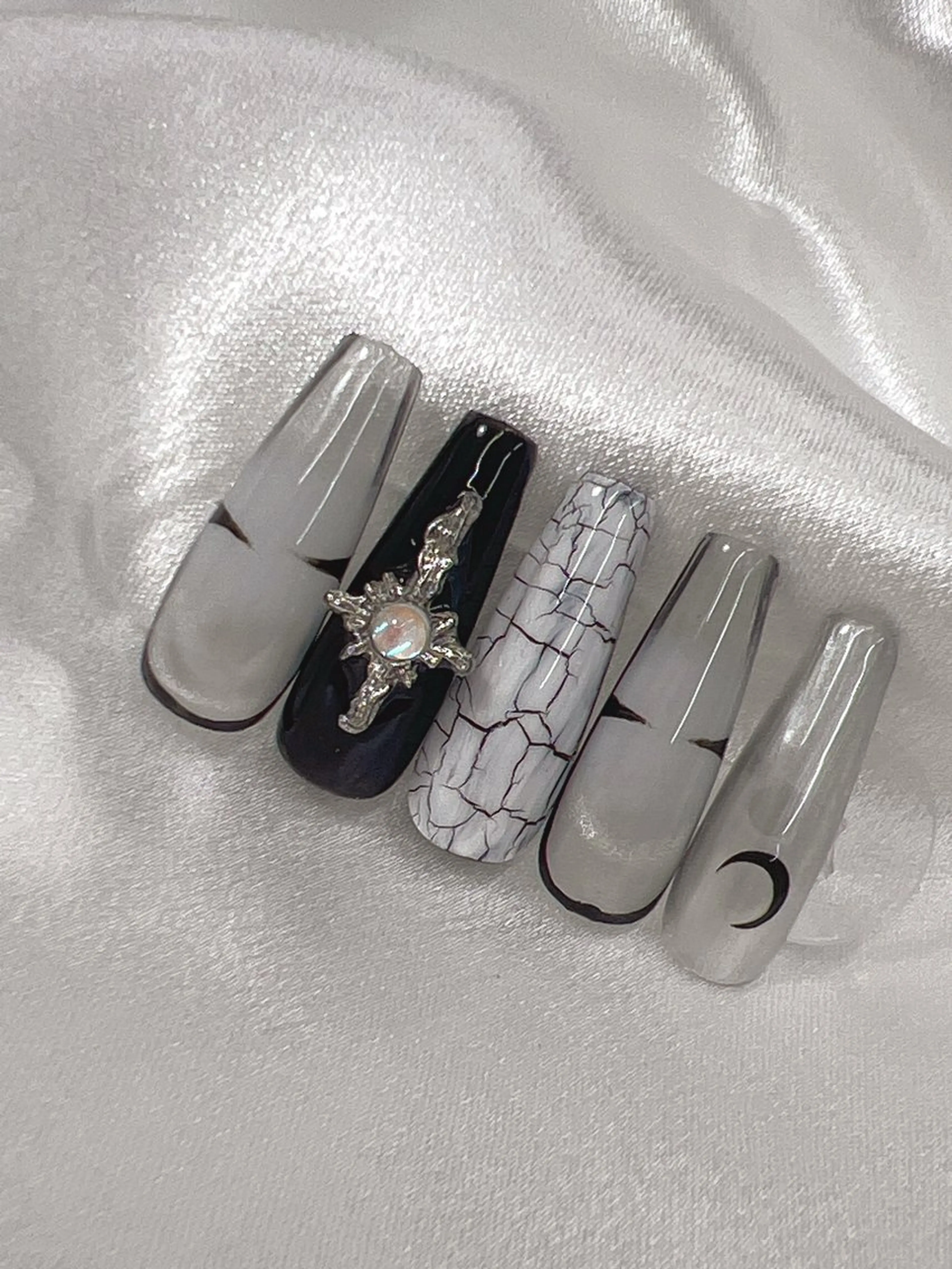 ネイル アートネイル クリアネイル ホワイト ハンドネイル bijou nails所属・bijou nails　蓮のネイルデザイン