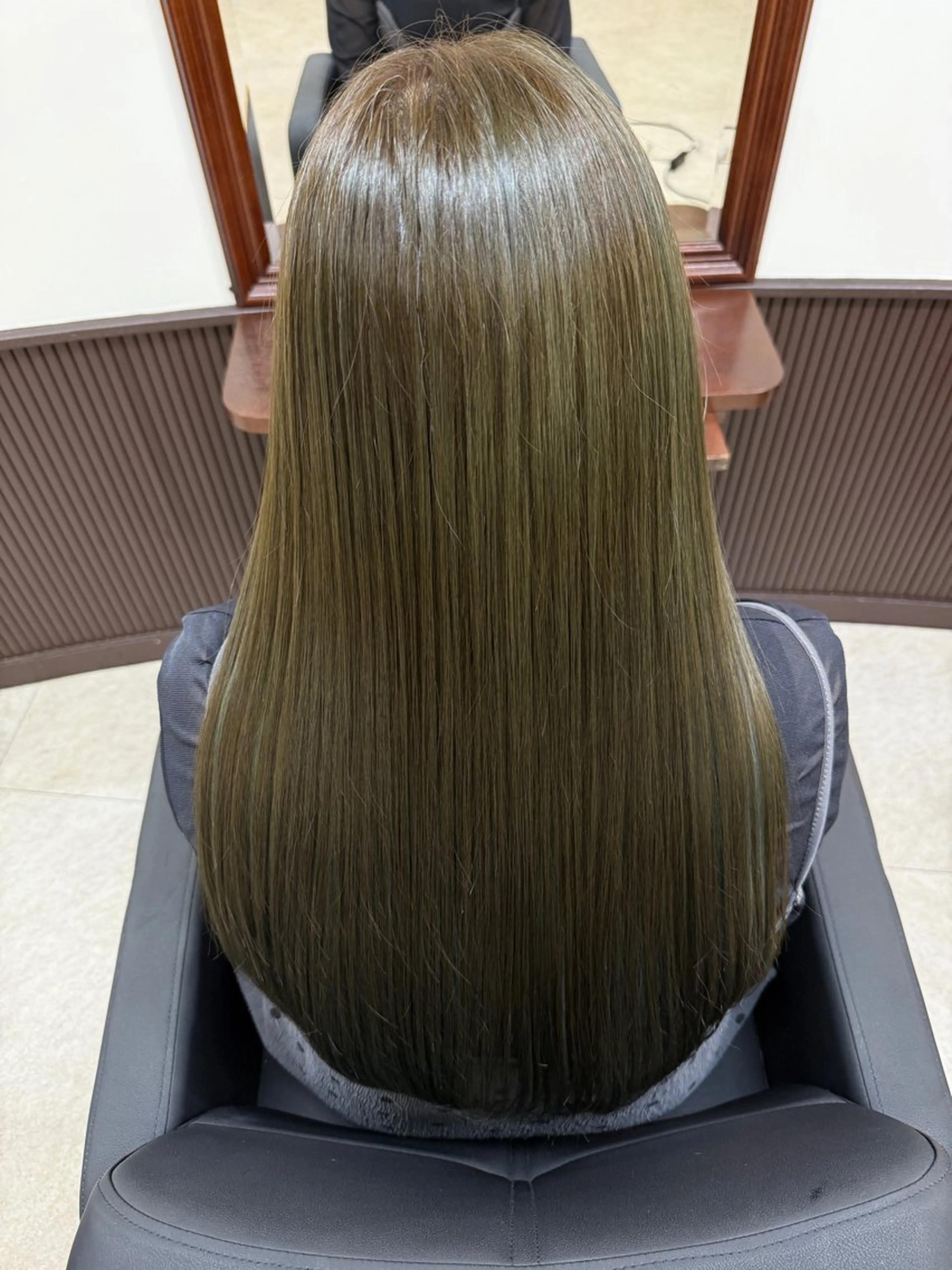 ロング カラー ベージュカラー オリーブベージュ トリートメント カット ヘアカラー ヘッドスパ SHICUNEアサミ /ショート/メンズのヘアスタイル