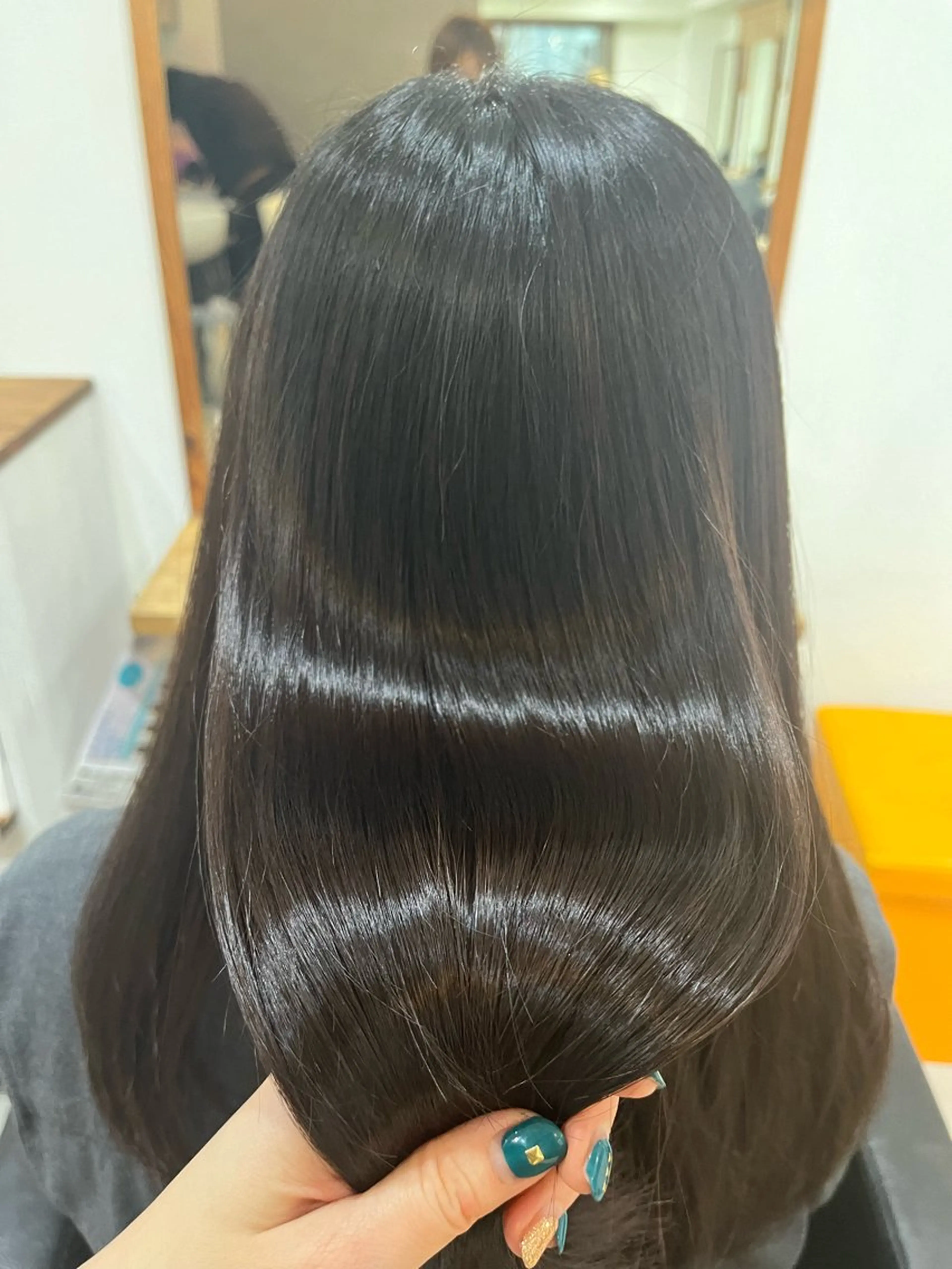 ロング ✨🎨ブリーチなし 透明感カラー✨美友のヘアスタイル