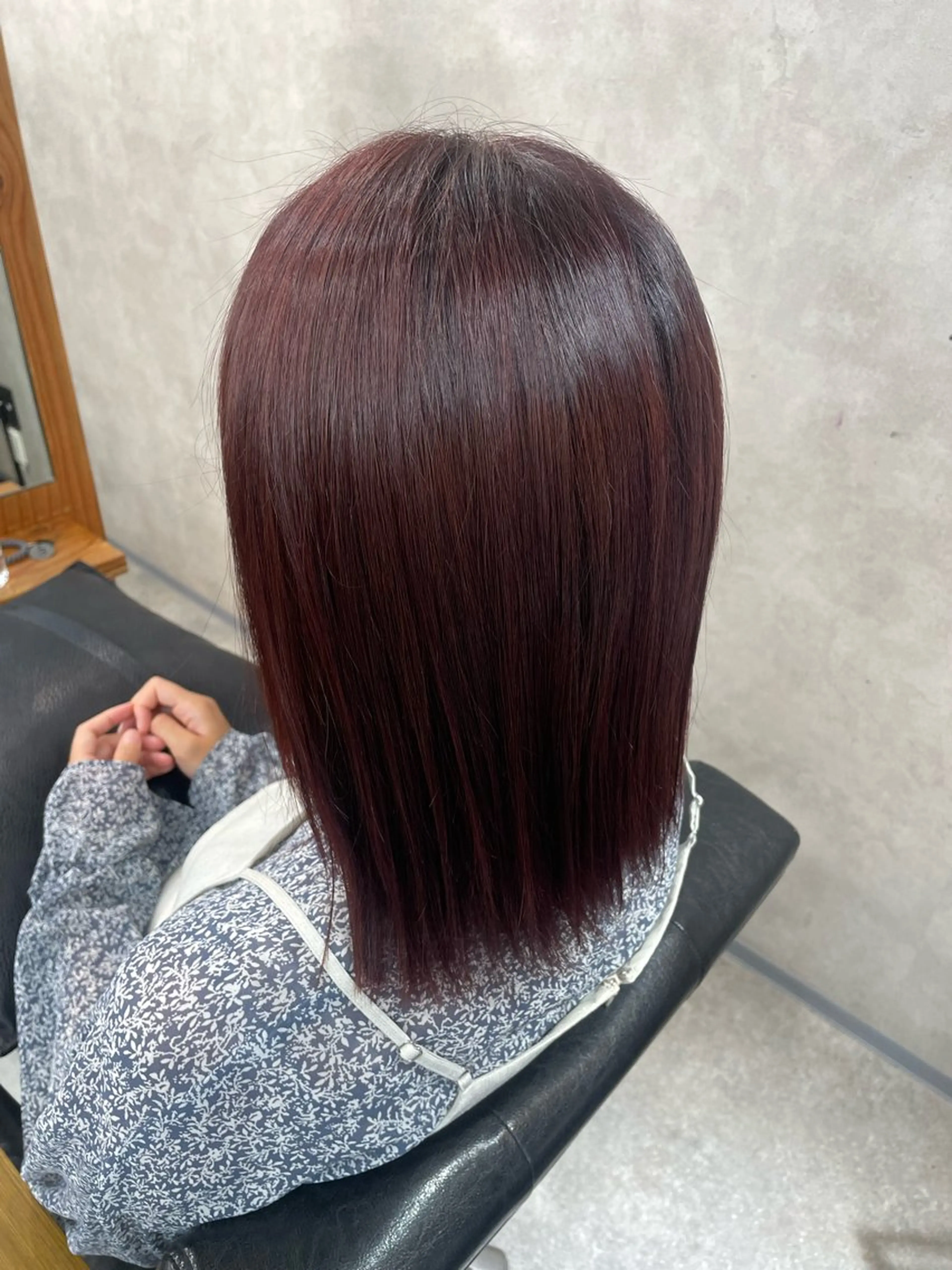 ミディアム 荒川 桃花のヘアスタイル