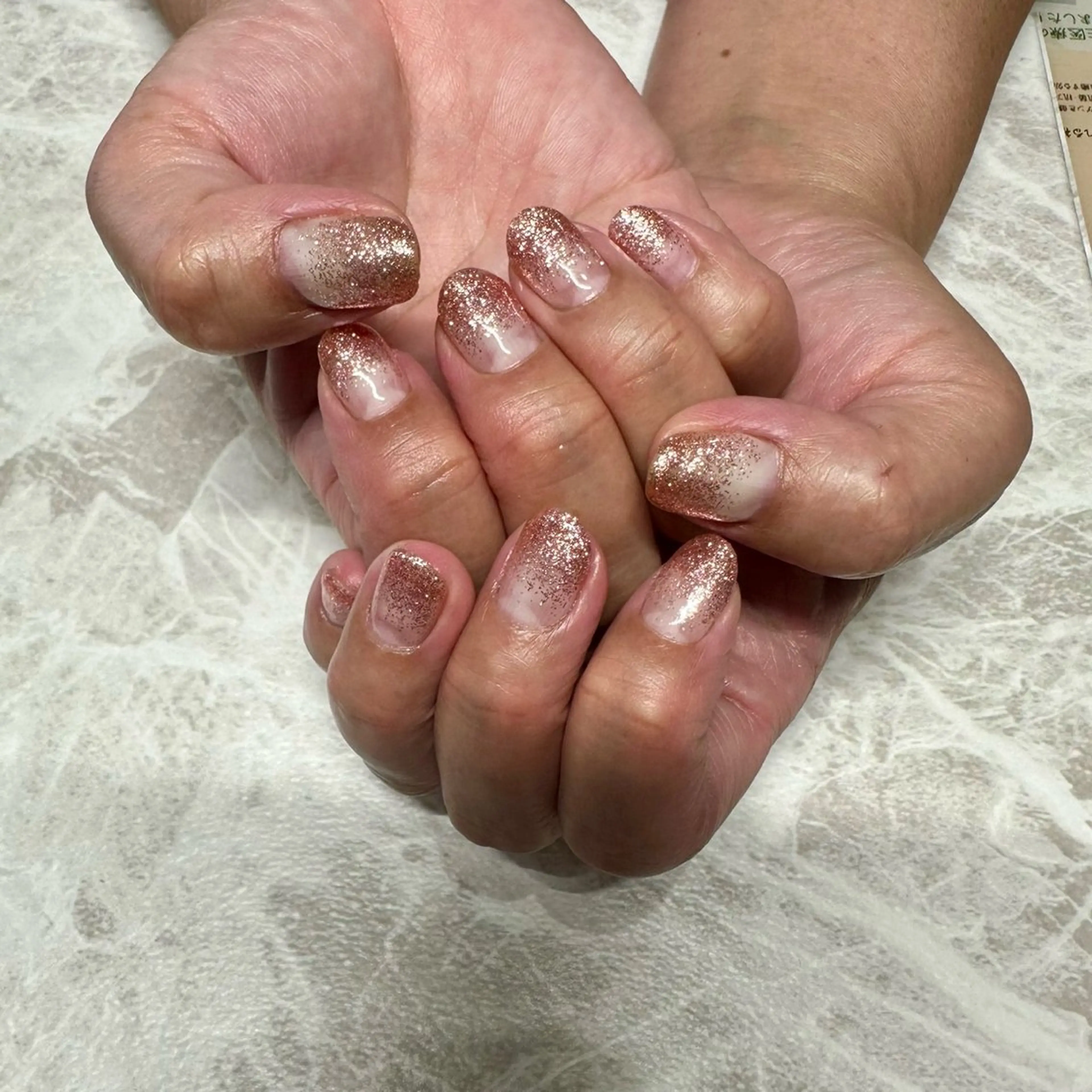 ネイル ラメ(グリッター) ラメグラデーション ピンク atelier salon Mar’s鶴ヶ島 アットホームサロン所属・a Tomokaのネイルデザイン