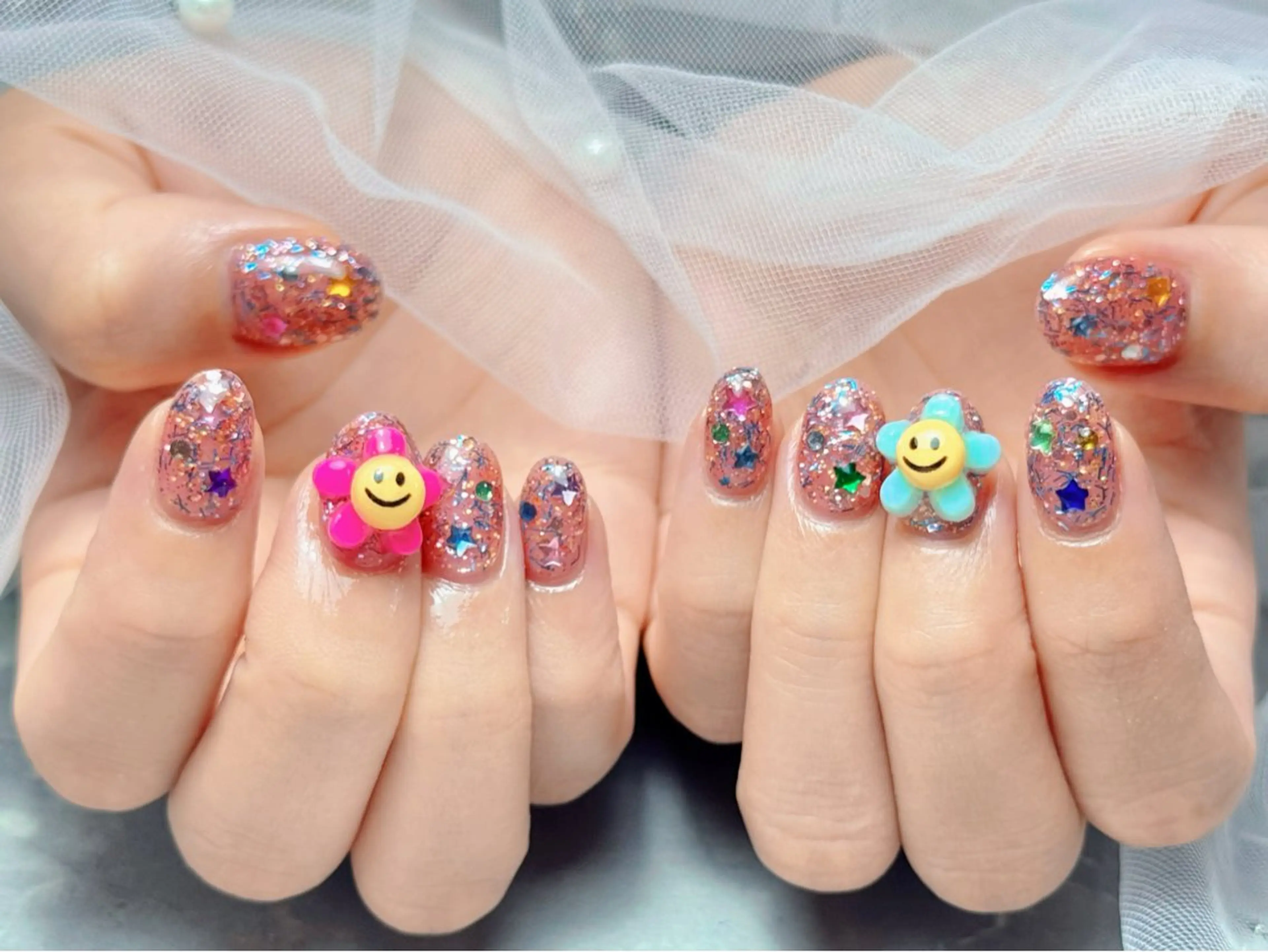 ネイル ハンドネイル マジックミラー所属・マジック ミラーのネイルデザイン