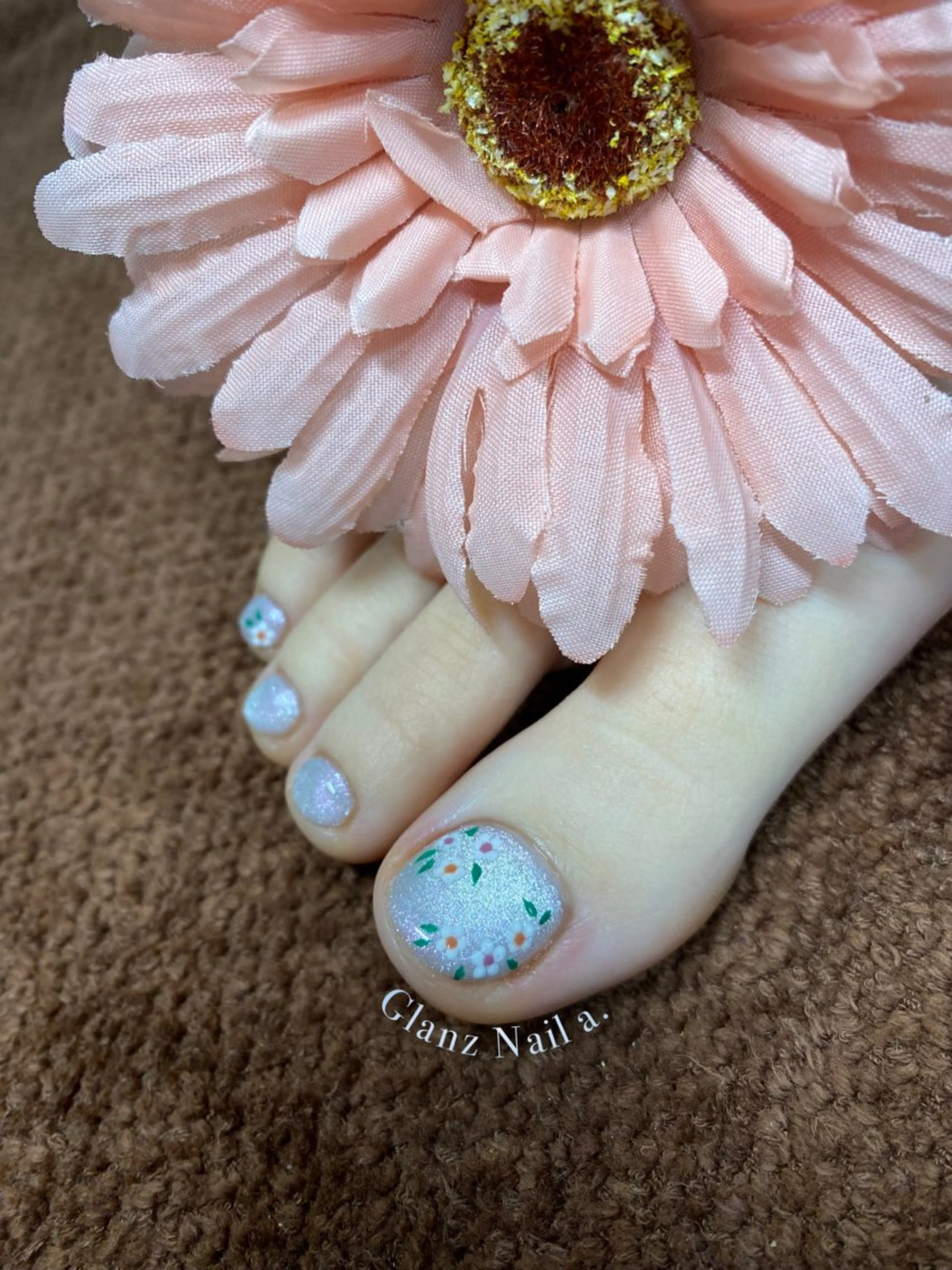 ネイル アートネイル ジェルネイル マグネットネイル シルバー ホワイト Glanz  Nail aのネイルデザイン