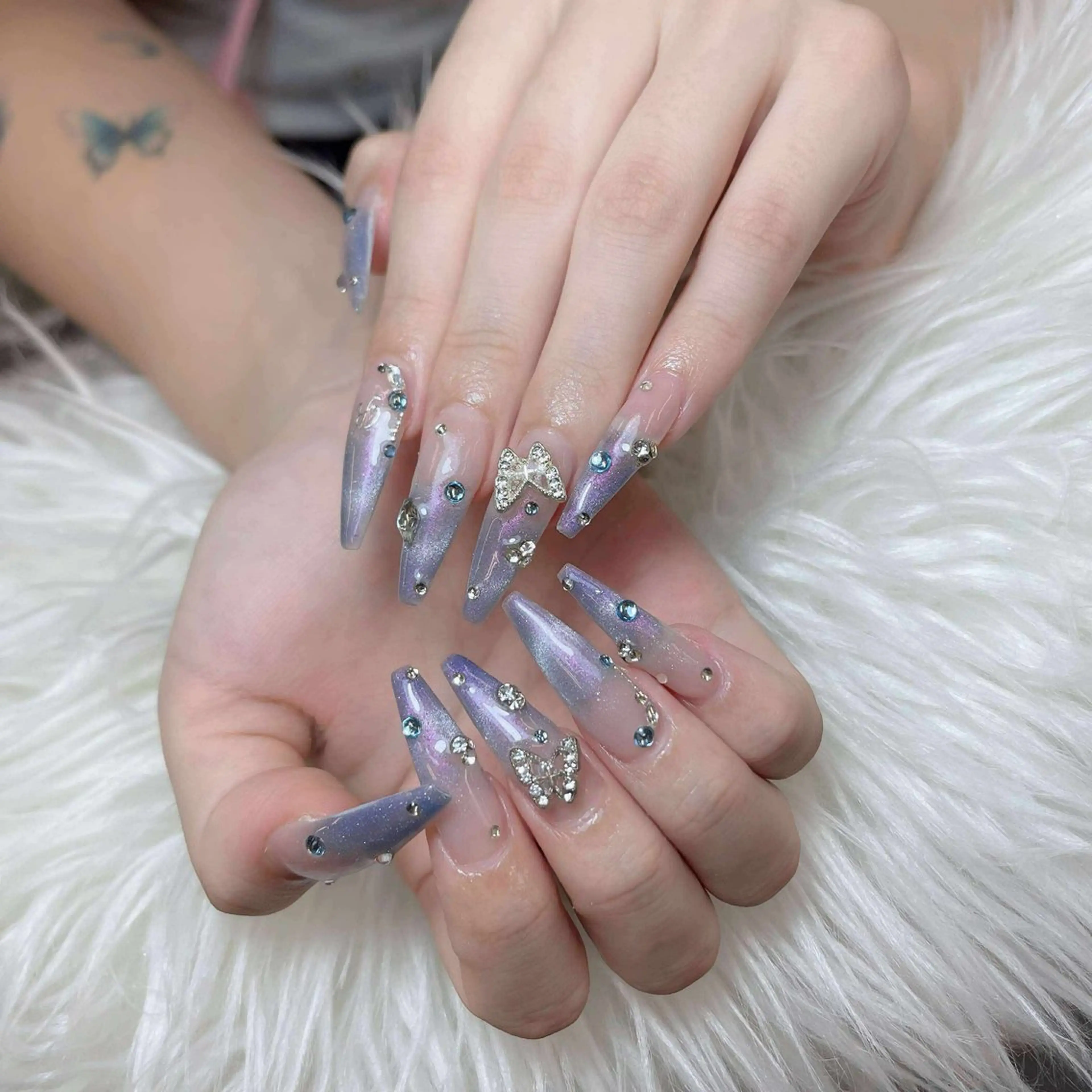 ネイル チークネイル 長さ出し フレンチネイル ジェルネイル ガラスフレンチ ハンドネイル anh nail anne🤍のネイルデザイン