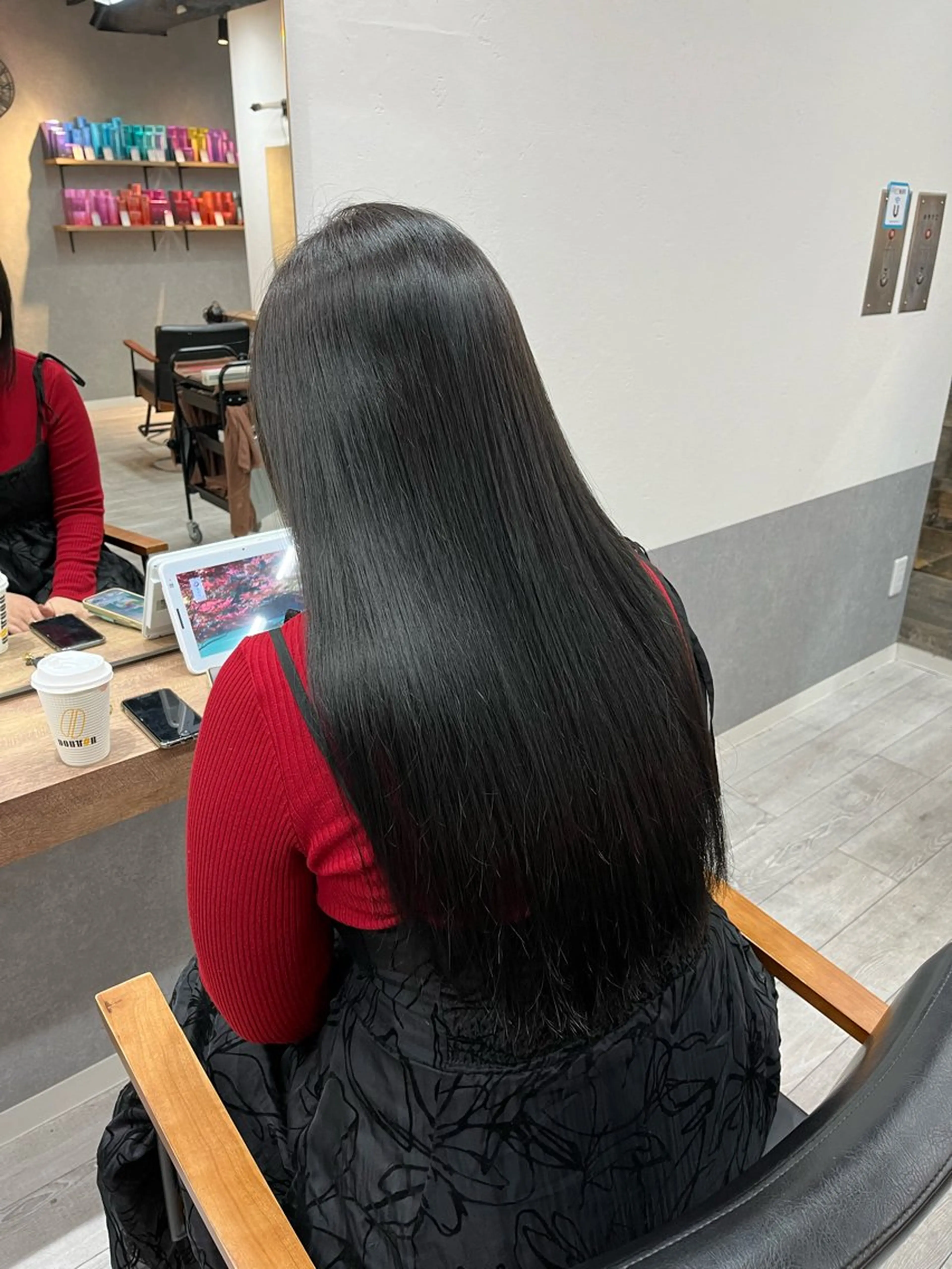 ロング ロング ヘアカラー アイバ シュンのヘアスタイル