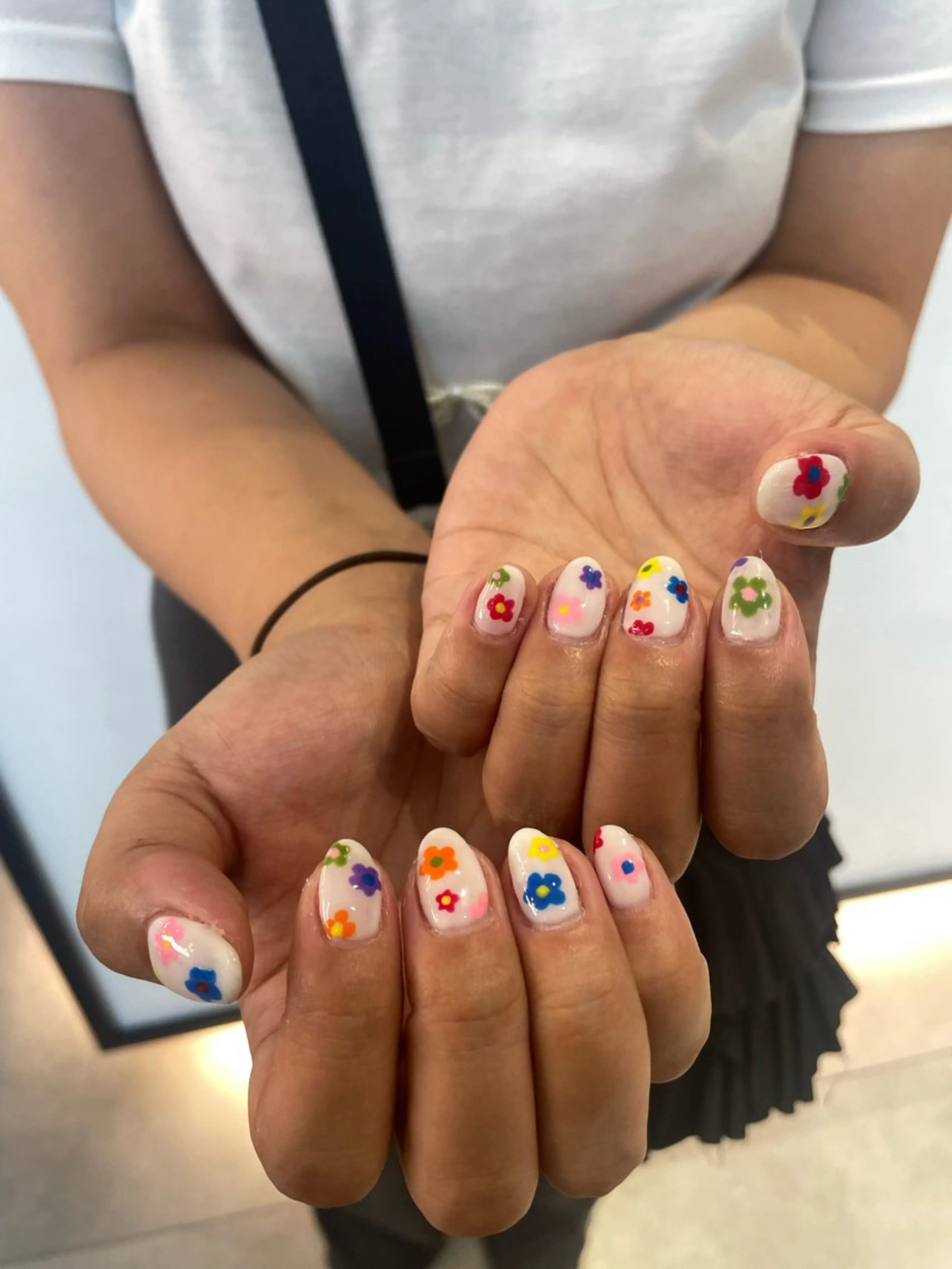 ネイル ハンドネイル 🌟暖色系ハイトーン 🌟AIのヘアスタイル