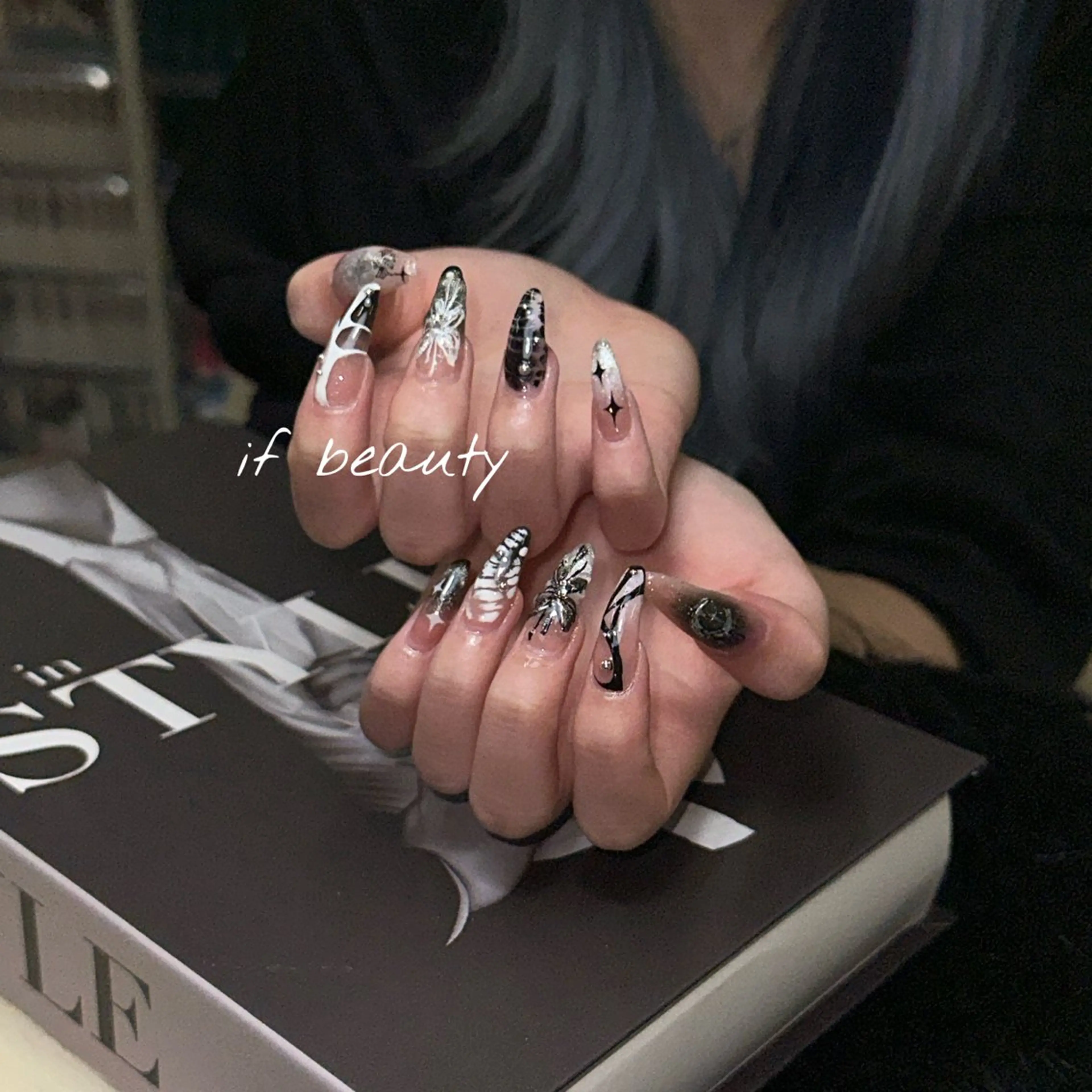 ネイル アートネイル ジェルネイル グラデーション 韓国ネイル パラジェル ハンドネイル if Hair＆Nail Salon所属・IKA /海外ネイル /個性派/ワンホンのネイルデザイン