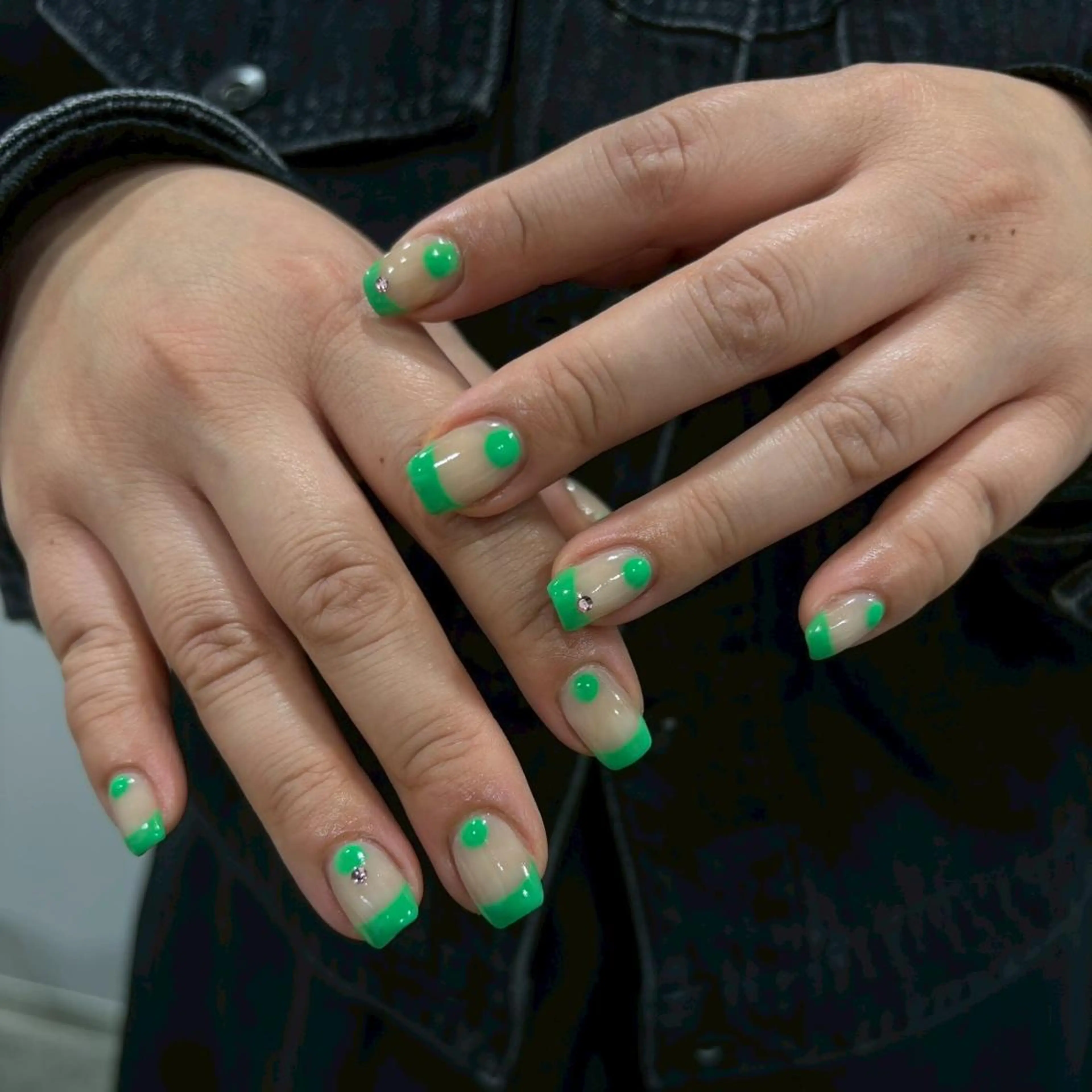 ネイル ハンドネイル whitepaper 🎀airiのネイルデザイン