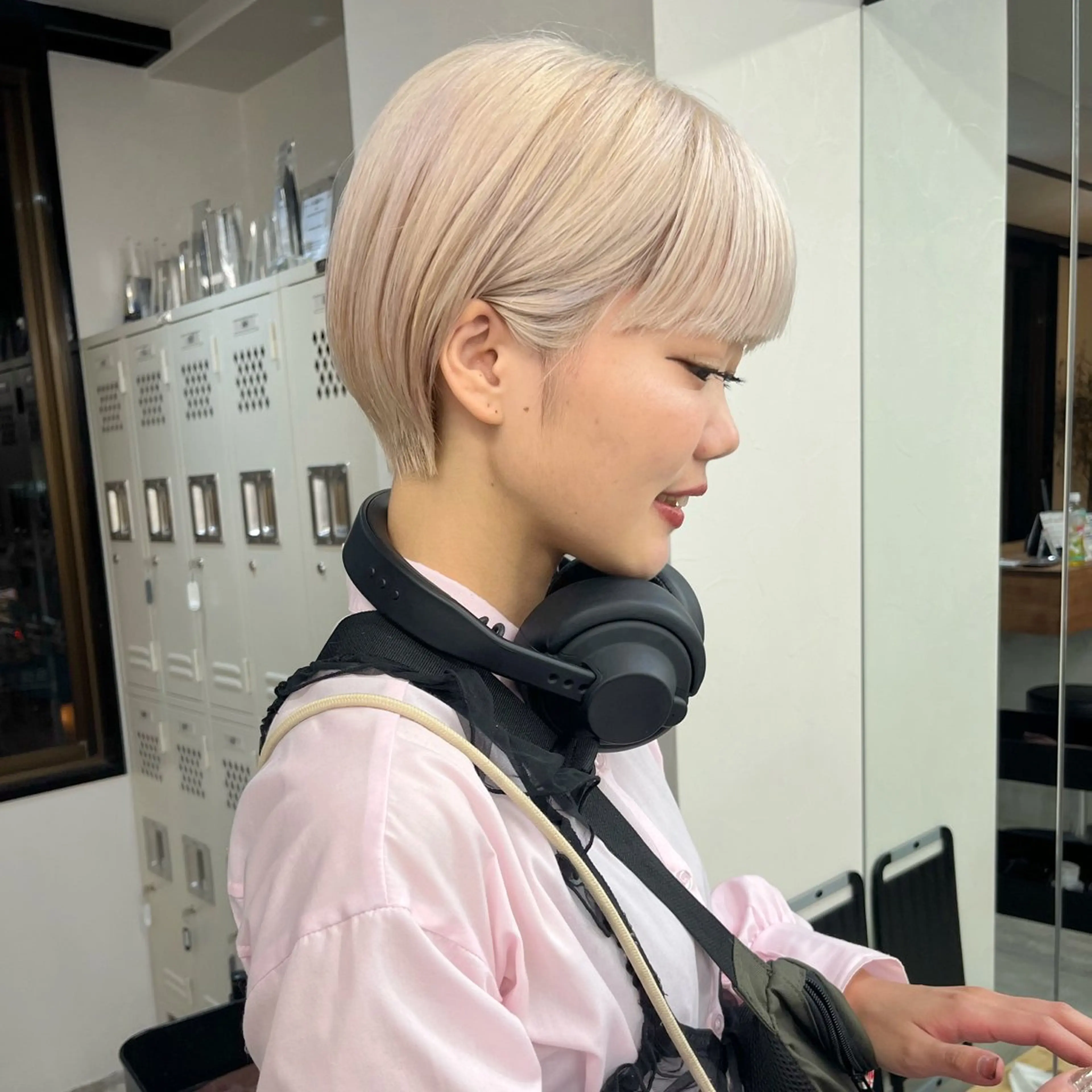 ショート カラー ブリーチ ブロンド ブリーチなしカラー ホワイトブロンド ボブ カット ヘアカラー トリートメント 初めてのショート お任せください✂️のヘアスタイル