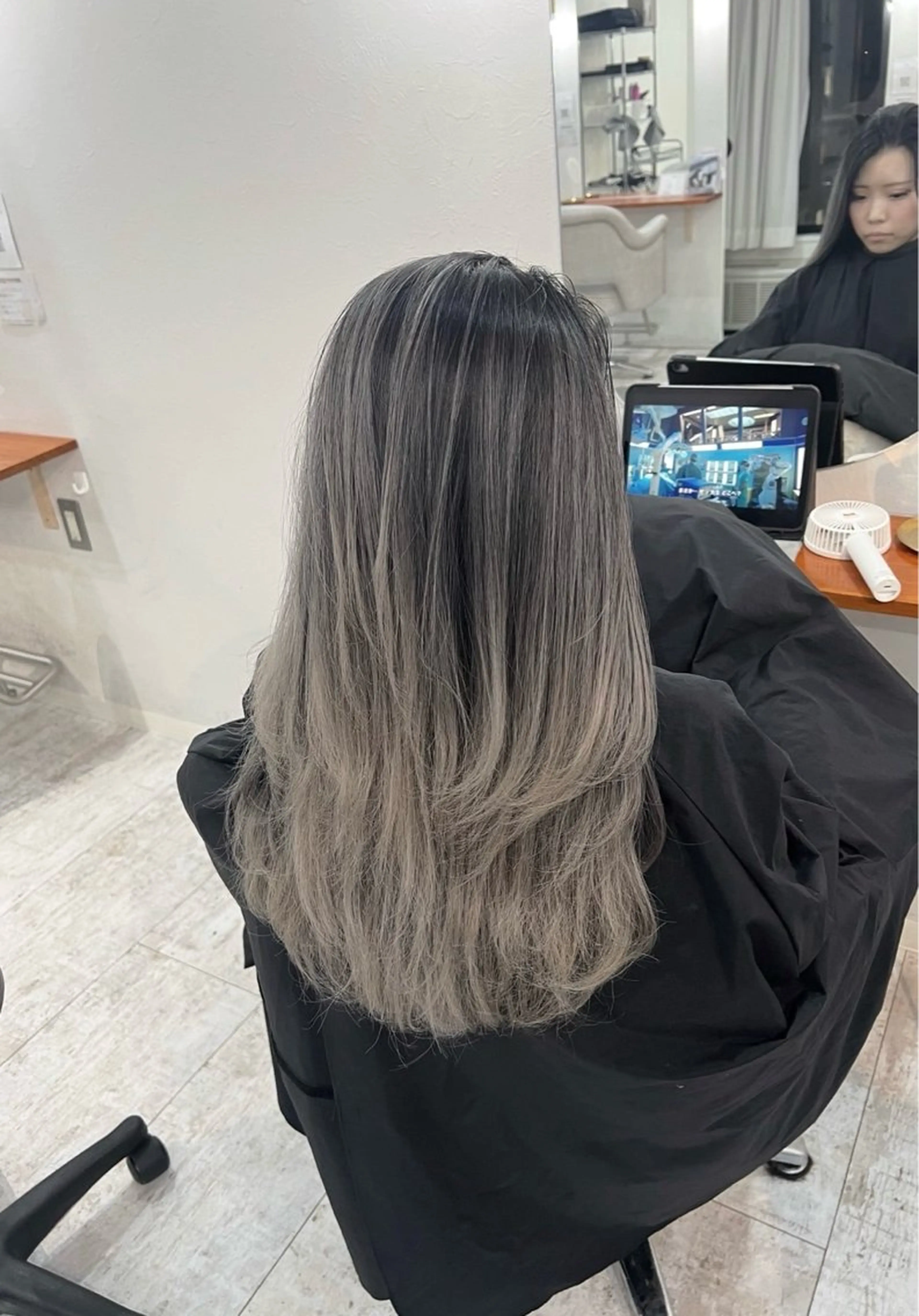 セミロング カラー バレイヤージュ グレージュ レイヤーカット ヘアカラー トリートメント ROBIN所属・指名数No.1 /NAOYAのヘアスタイル