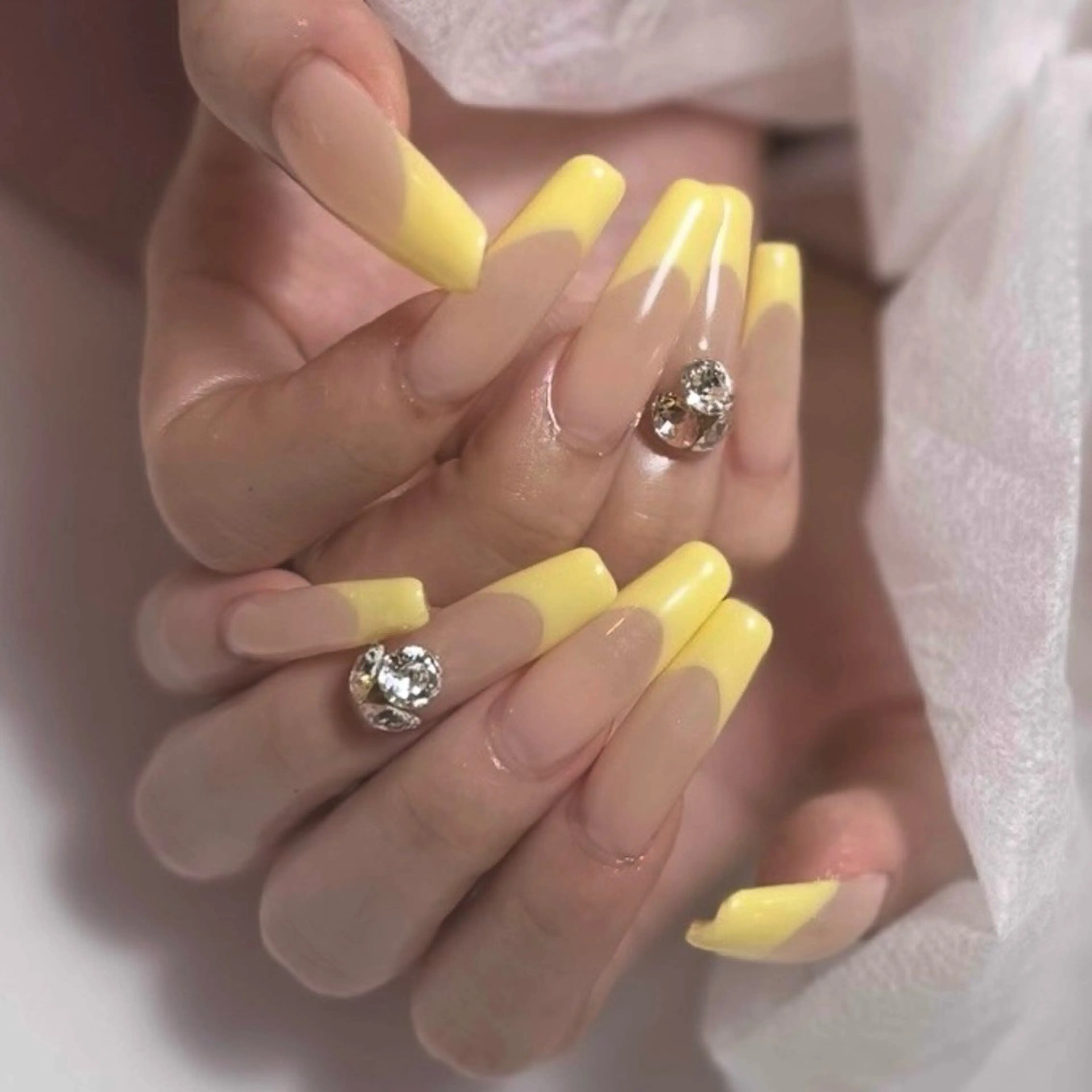 ロング イエローカラー NAIL&EYELASH MANIST所属・ネイルサロン マニストのネイルデザイン