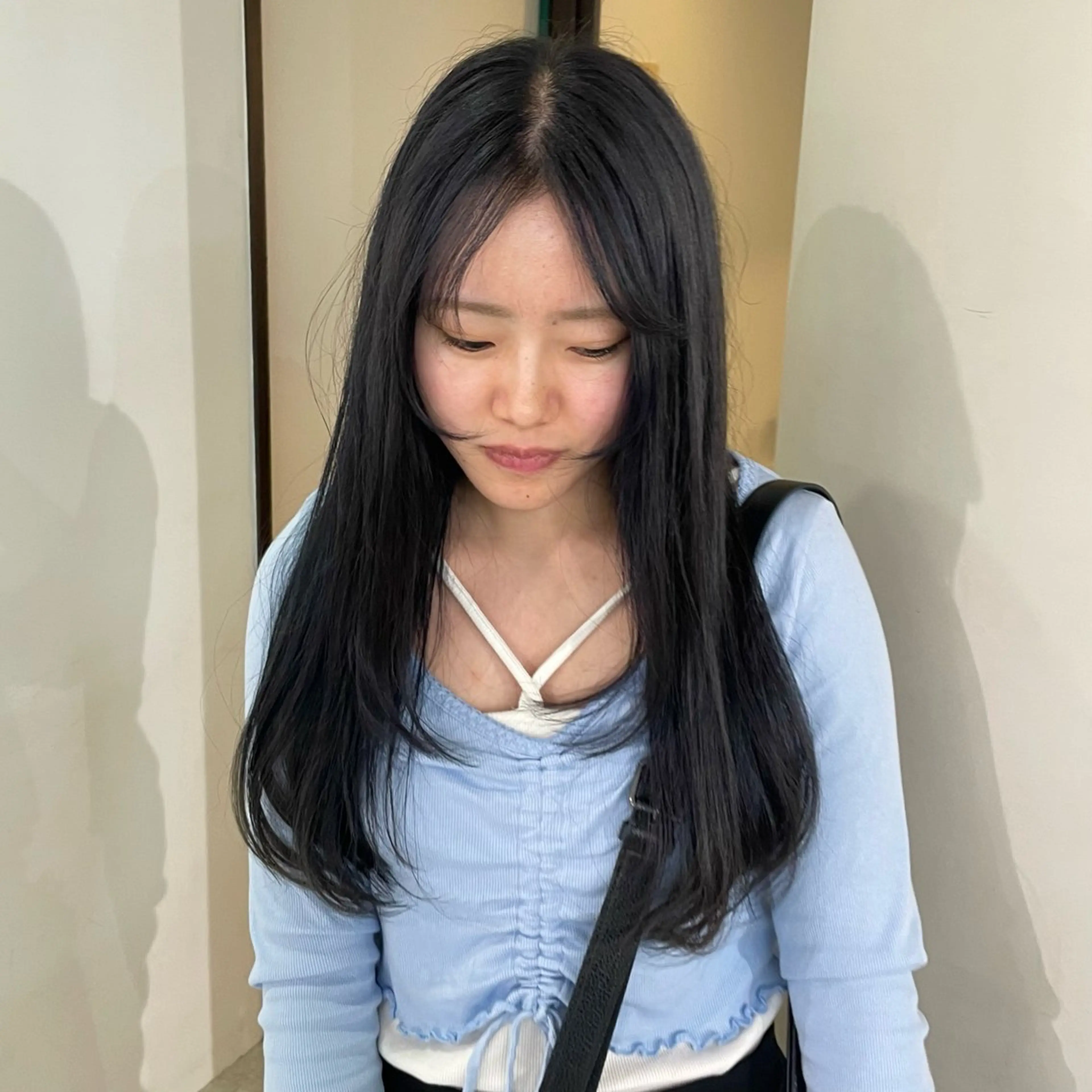 ロング カラー ブリーチ 透明感カラー 顔まわりレイヤー 顔周りカット レイヤーカット nonoka オリーブ/グレージュのヘアスタイル