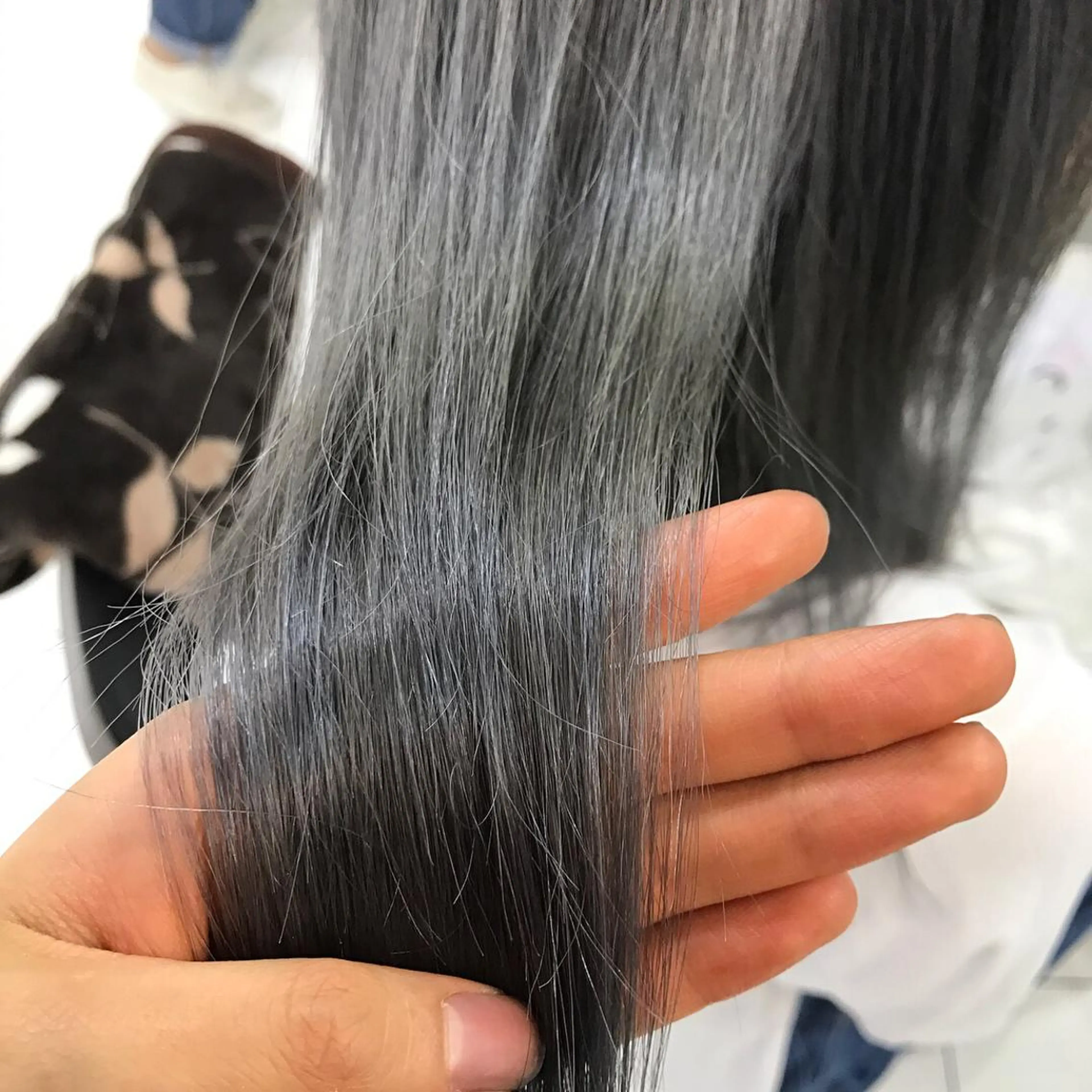 セミロング 寺岡 志穂のヘアスタイル