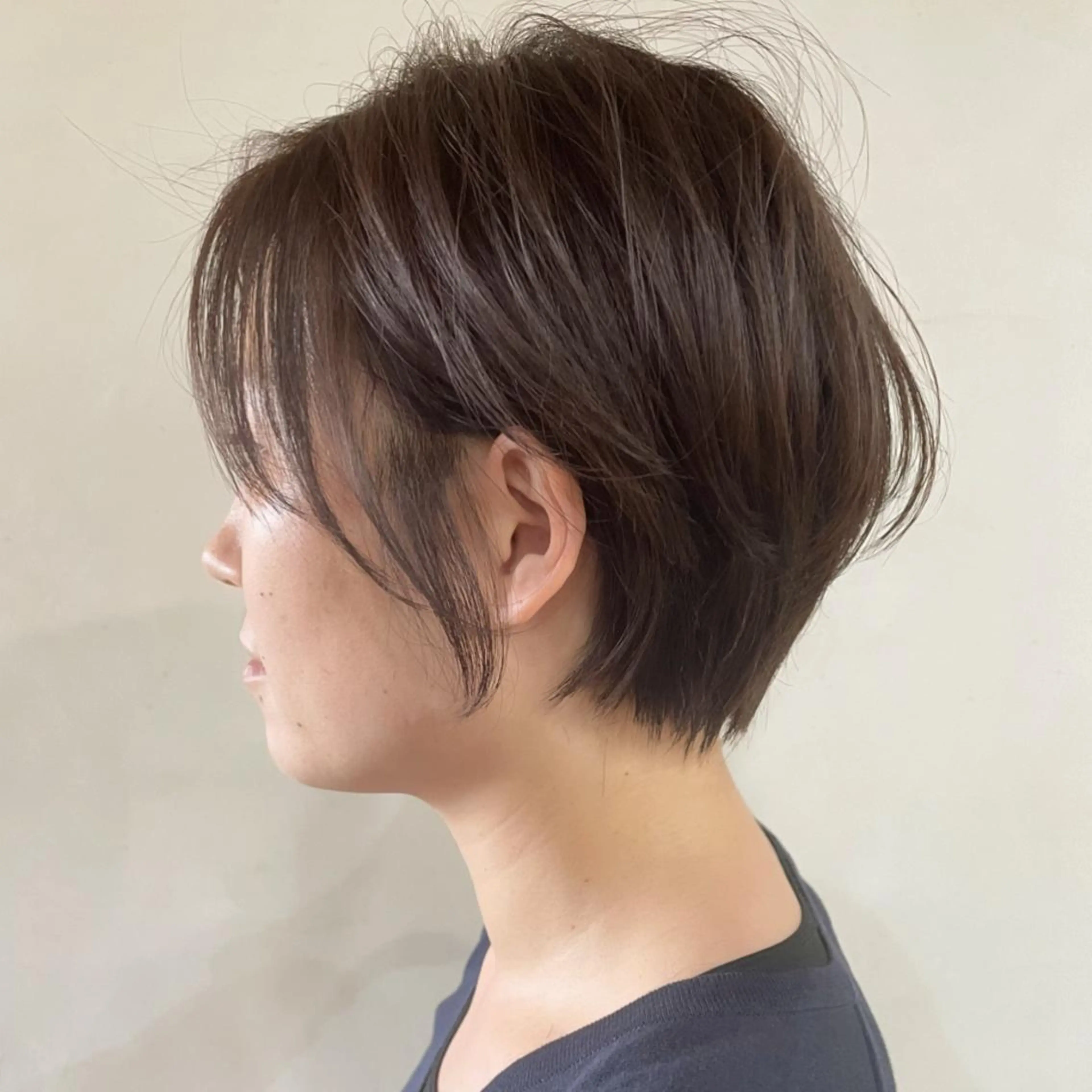 ショート カラー ショートボブ ハンサムショート 丸みショート デザインカラー ハイライトカラー カット ヘアカラー 京都大人女性ショート 徒歩1分/秋山のヘアスタイル