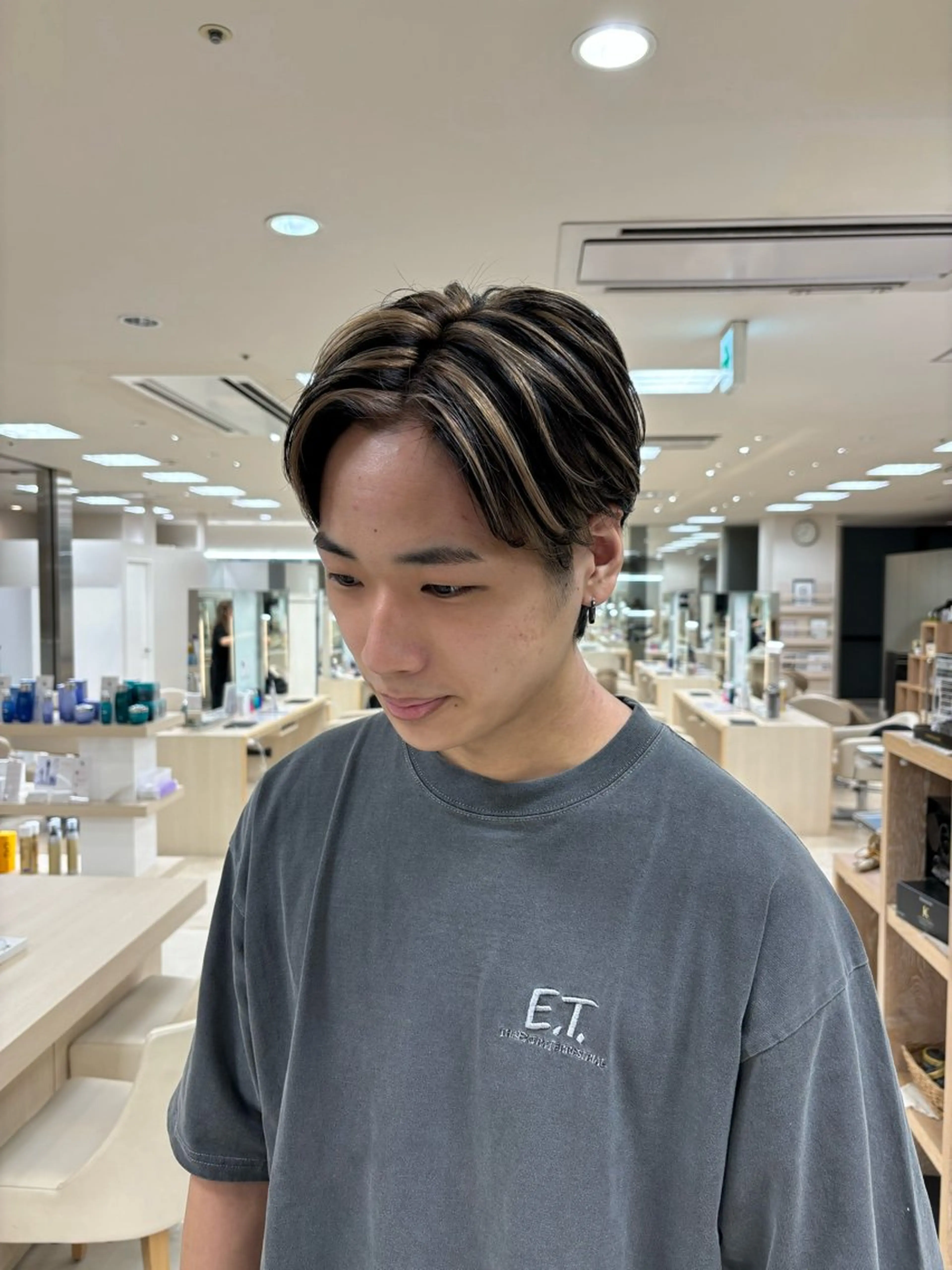 【モテすぎ注意⚠️】メンズカット＆ハイライト＋トリートメントの写真