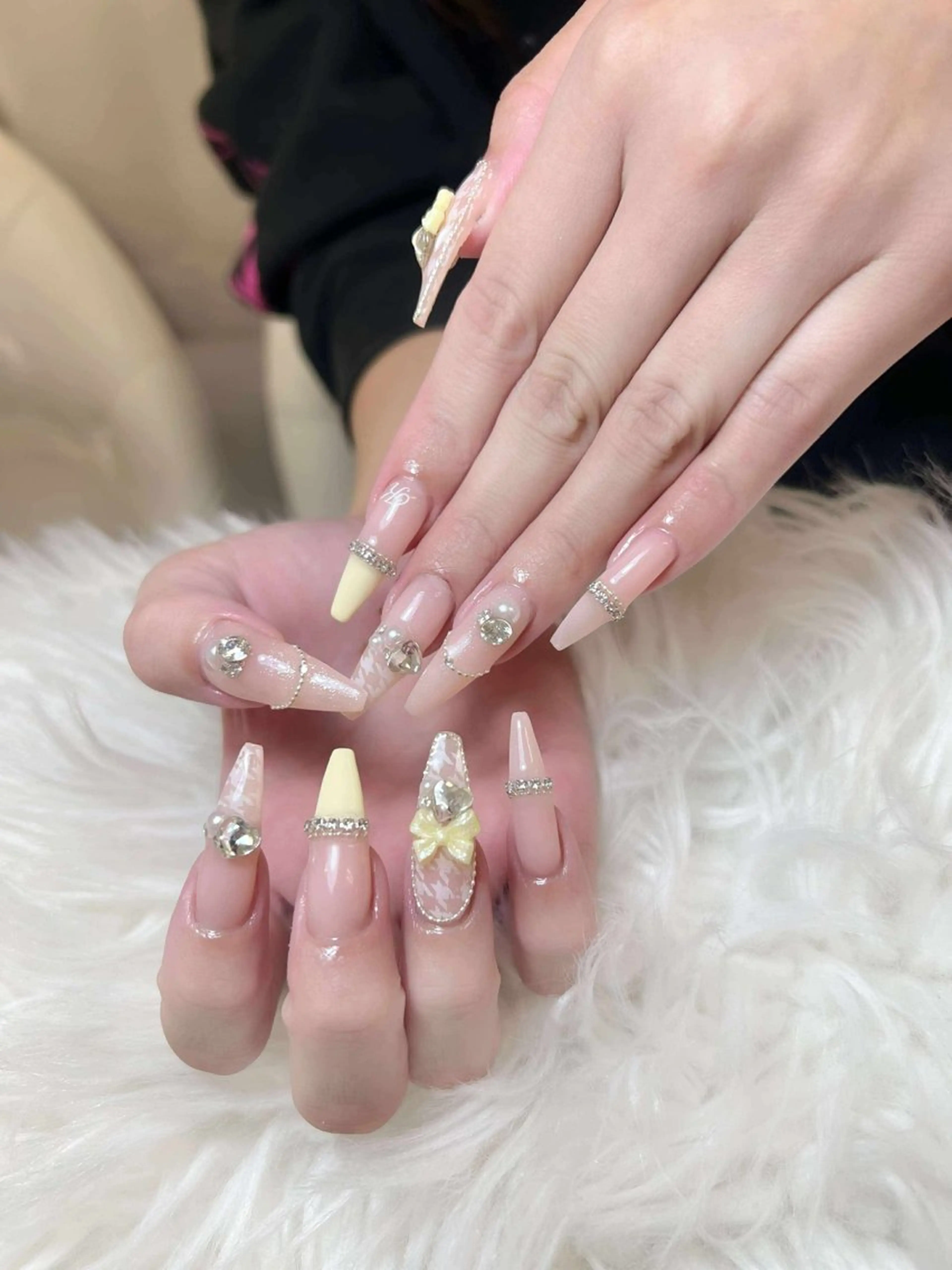 ネイル アートネイル オーロラネイル チークネイル 長さ出し フットネイル Noiranail_ studio川越西口のネイルデザイン