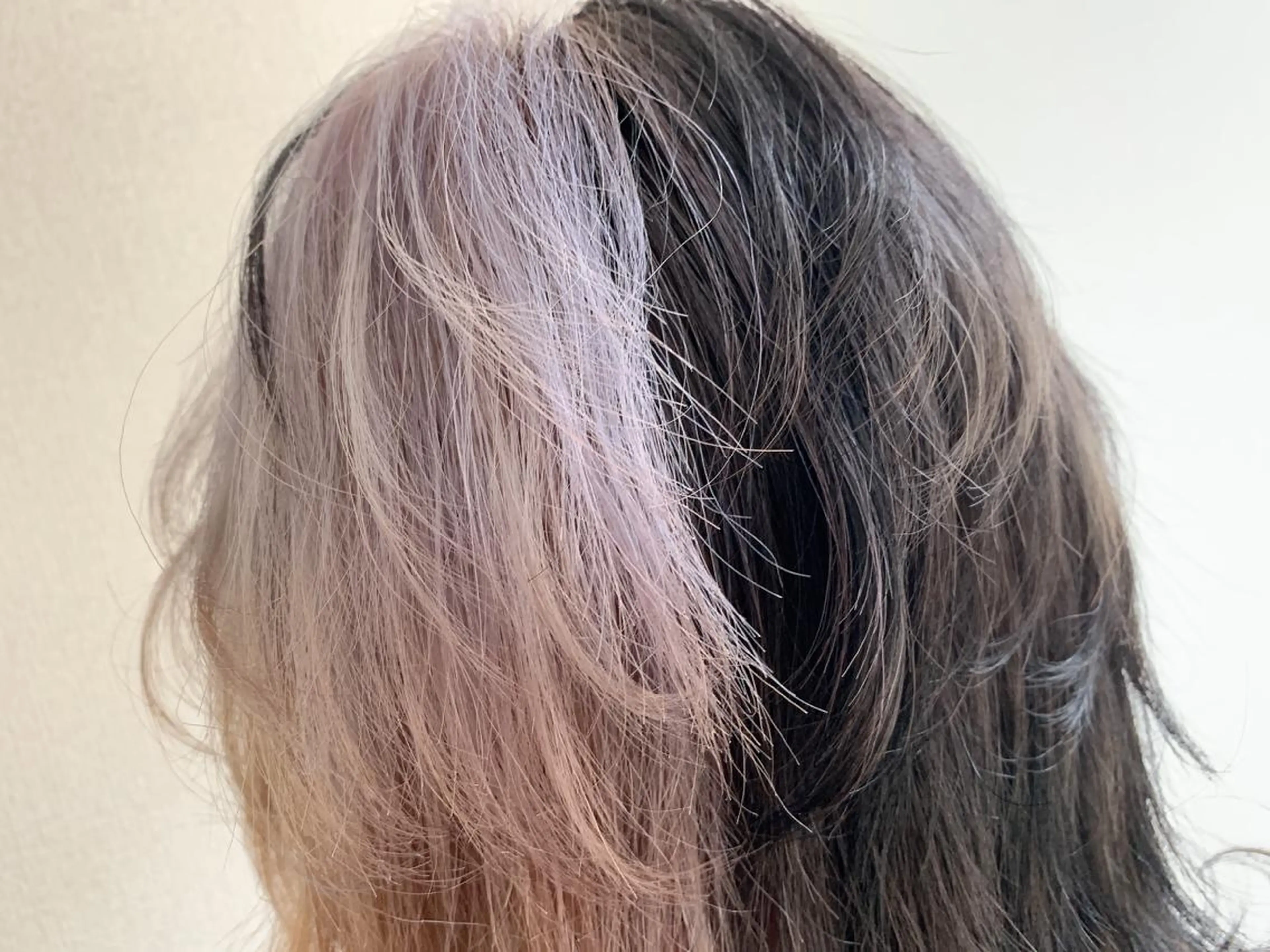 ロング アッシュ ハイライト ヘアカラー Selene hair OSAKAのヘアスタイル