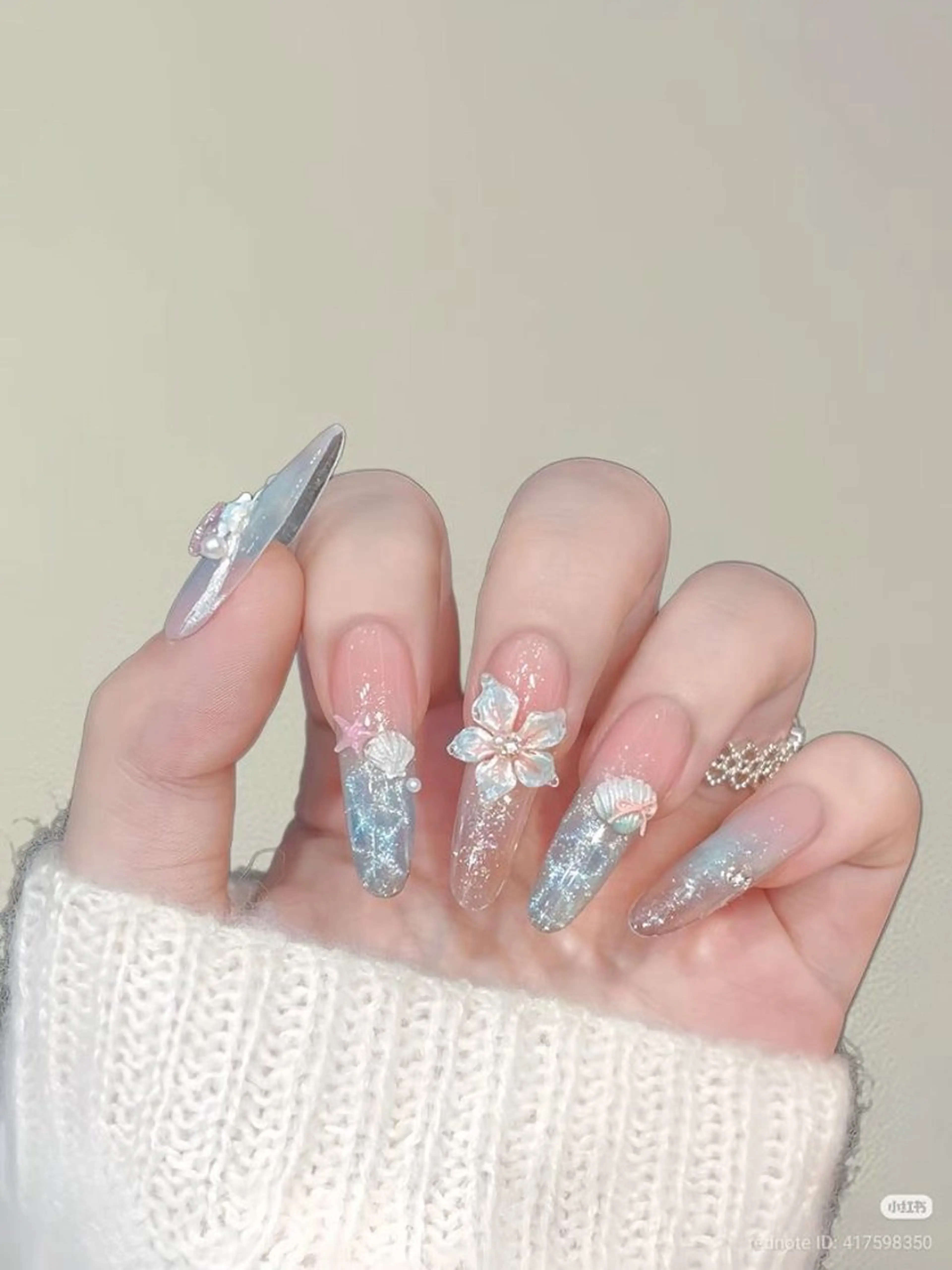 ネイル アートネイル ジェルネイル キラキラネイル 持ち込み ワンホンネイル ハンドネイル ハンドケア Panda chan Novaのネイルデザイン