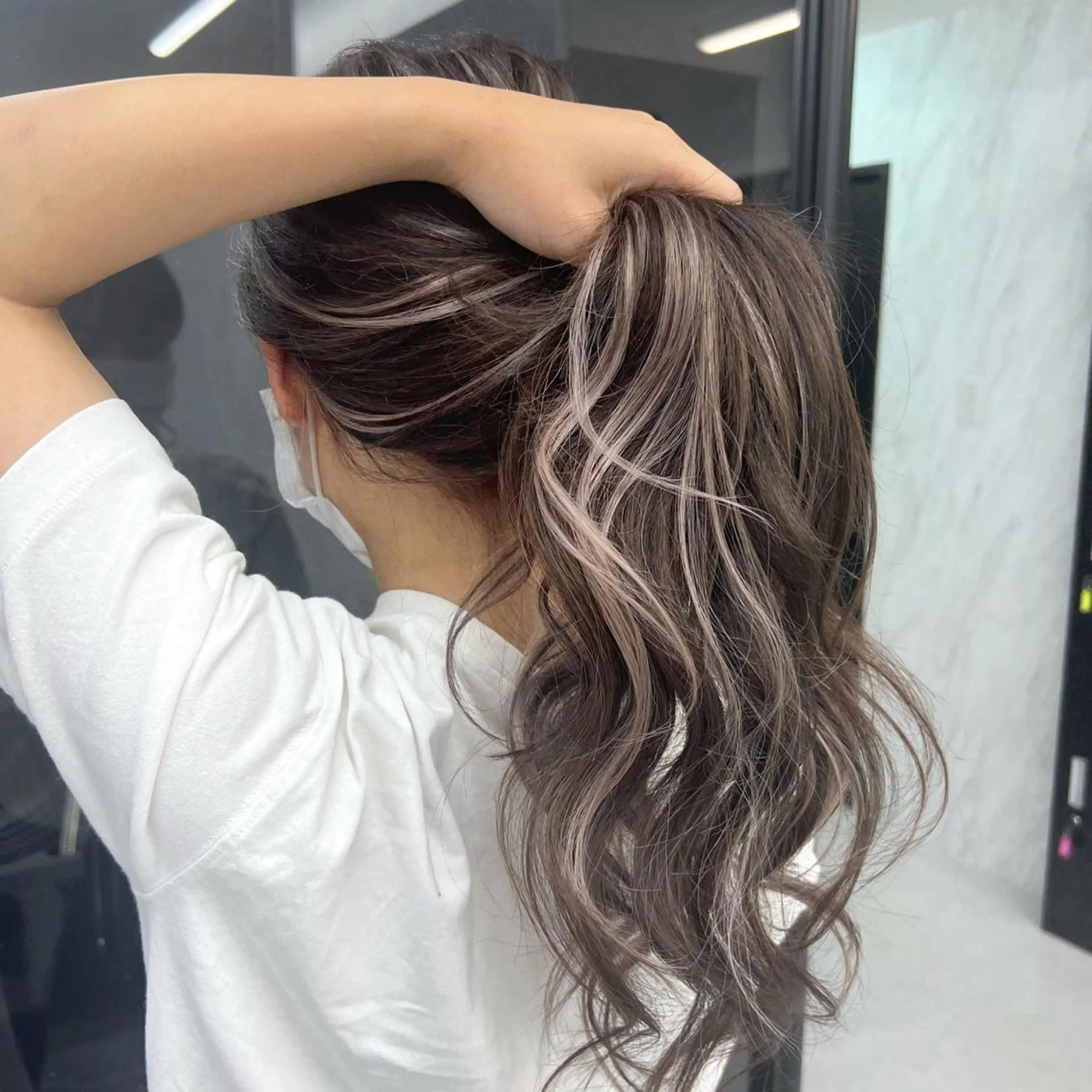 ロング カラー シールエクステ ハイトーンカラー エクステ シールエクステ特化 ハイトーン、NANAのヘアスタイル