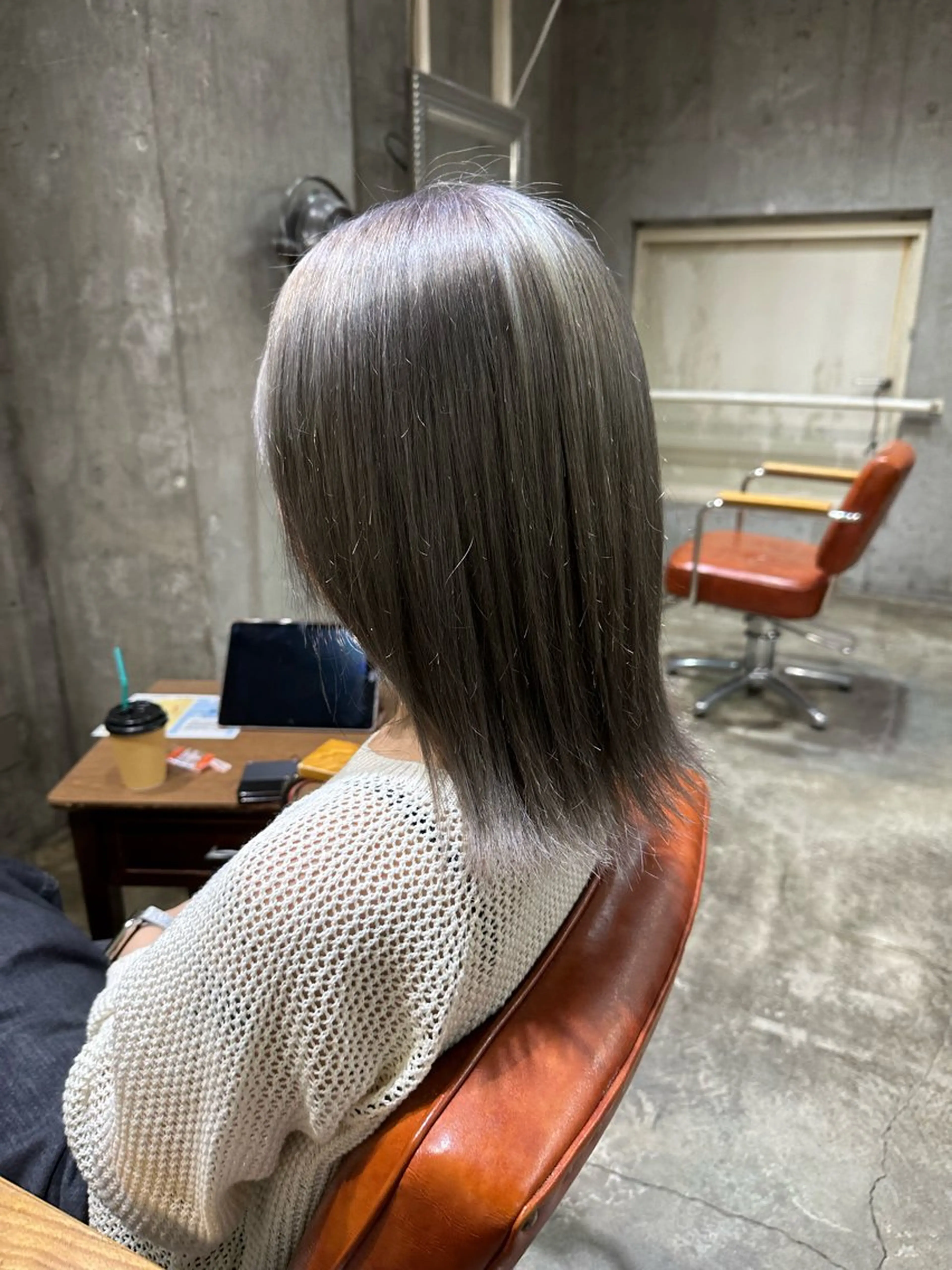 ミディアム yelm所属・🫒オリーブカラー ミディアムレイヤー✨のヘアスタイル