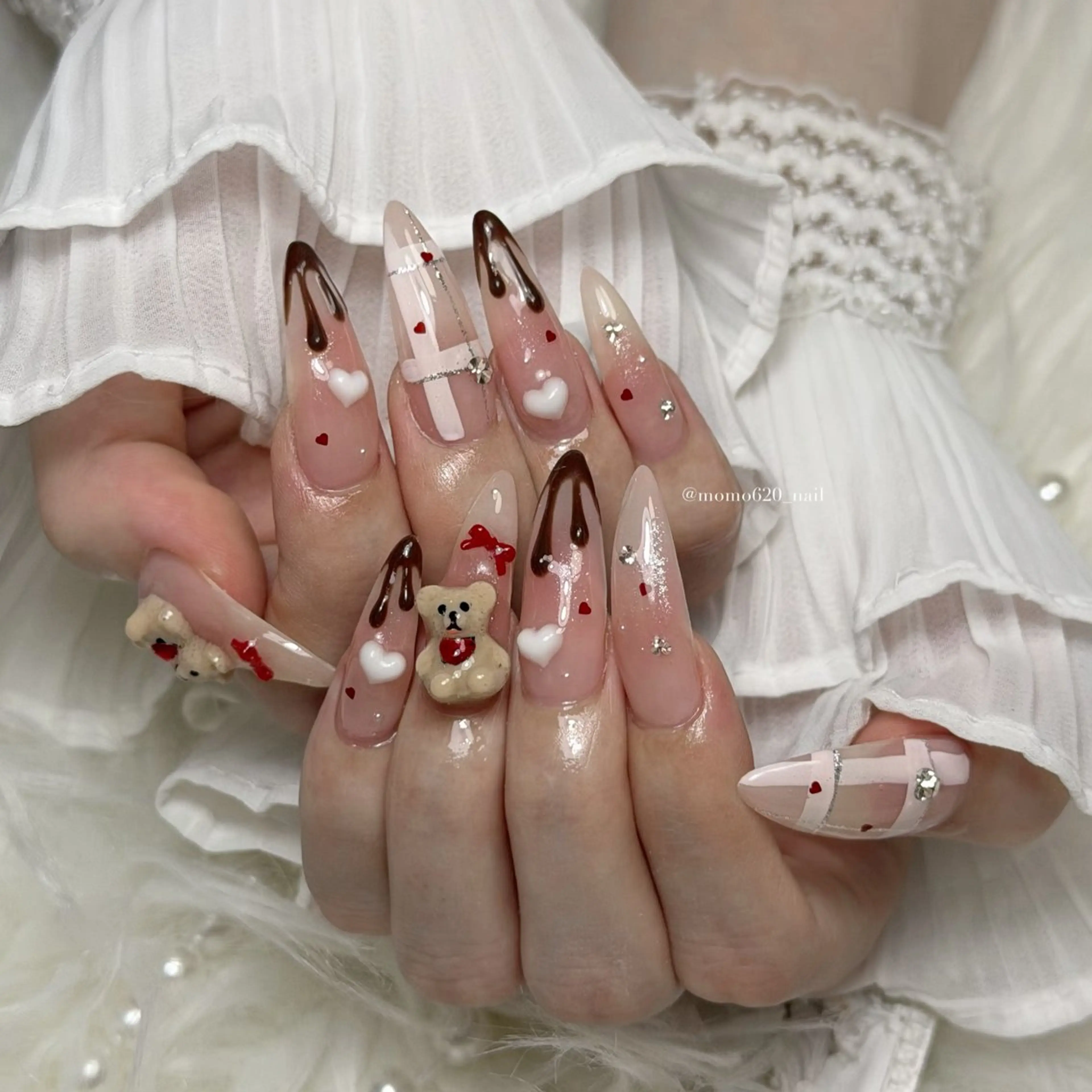 ネイル バレンタイン ハンドネイル Nail salon Hemiy所属・momoka🤍 四ツ橋のネイルデザイン