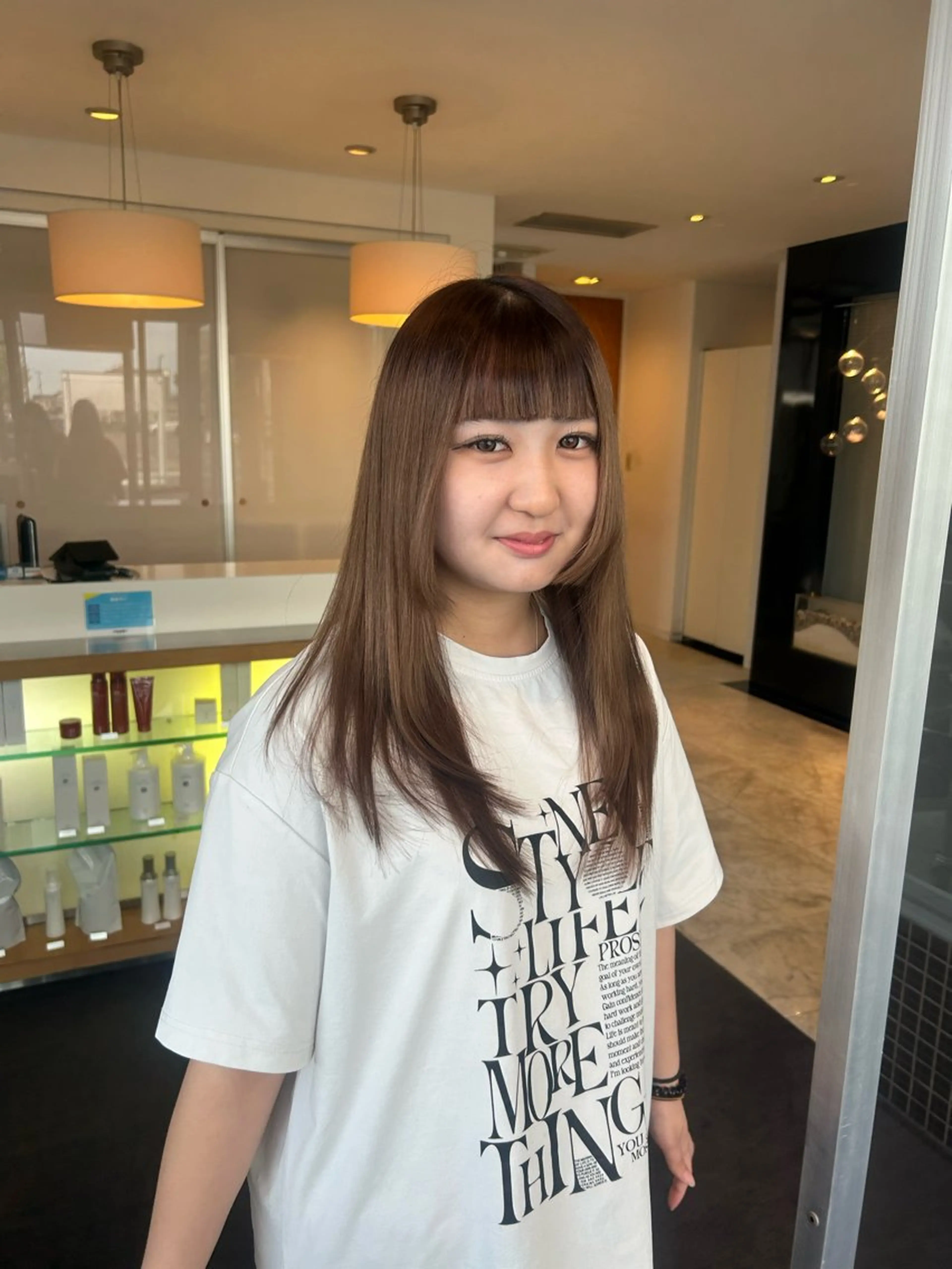 セミロング レイヤーカット 宮本 果凜のヘアスタイル