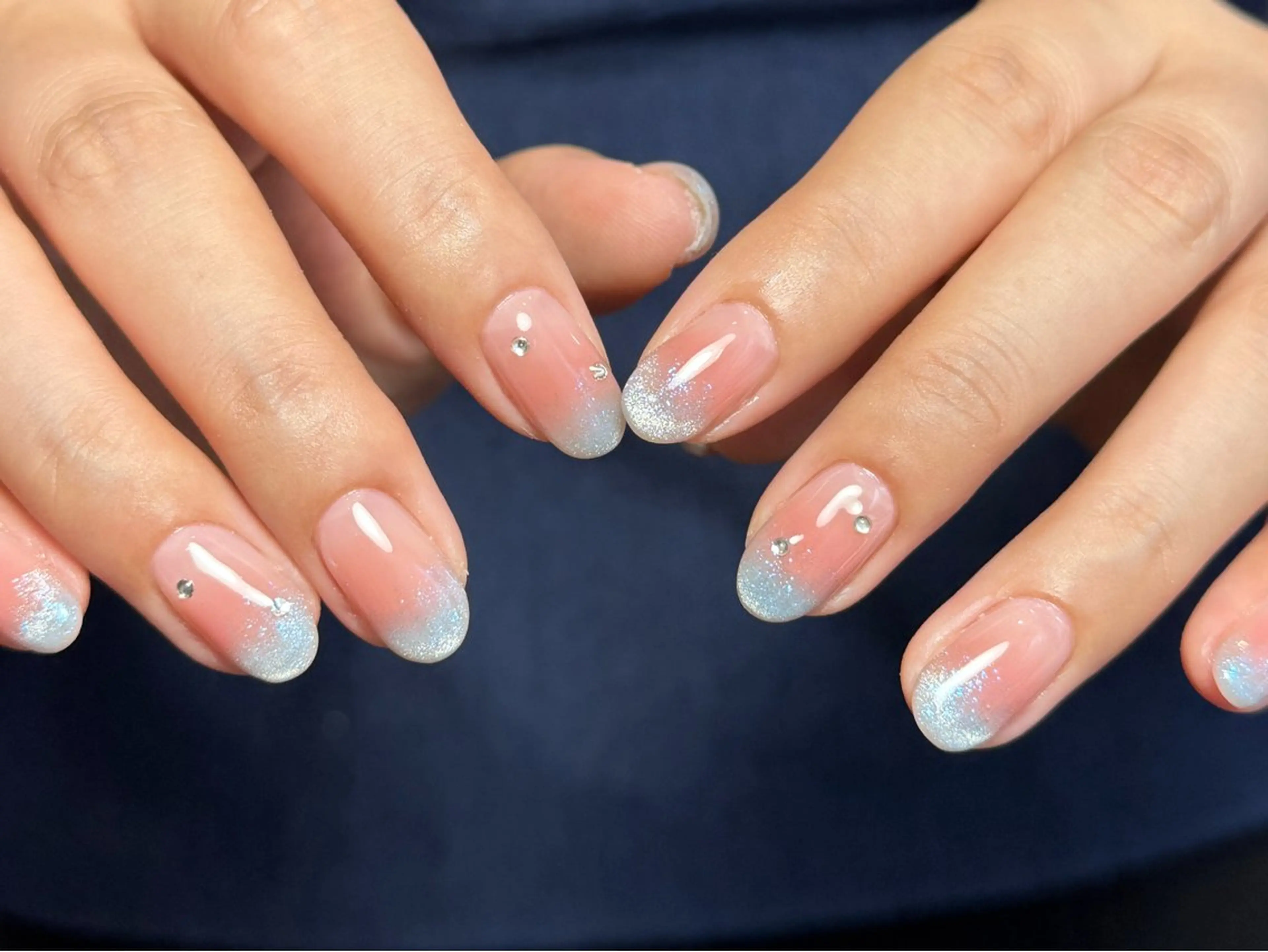 ネイル オーロラネイル 長さ出し フレンチネイル ジェルネイル ガラスフレンチ ハンドネイル Rela・S NAILのネイルデザイン