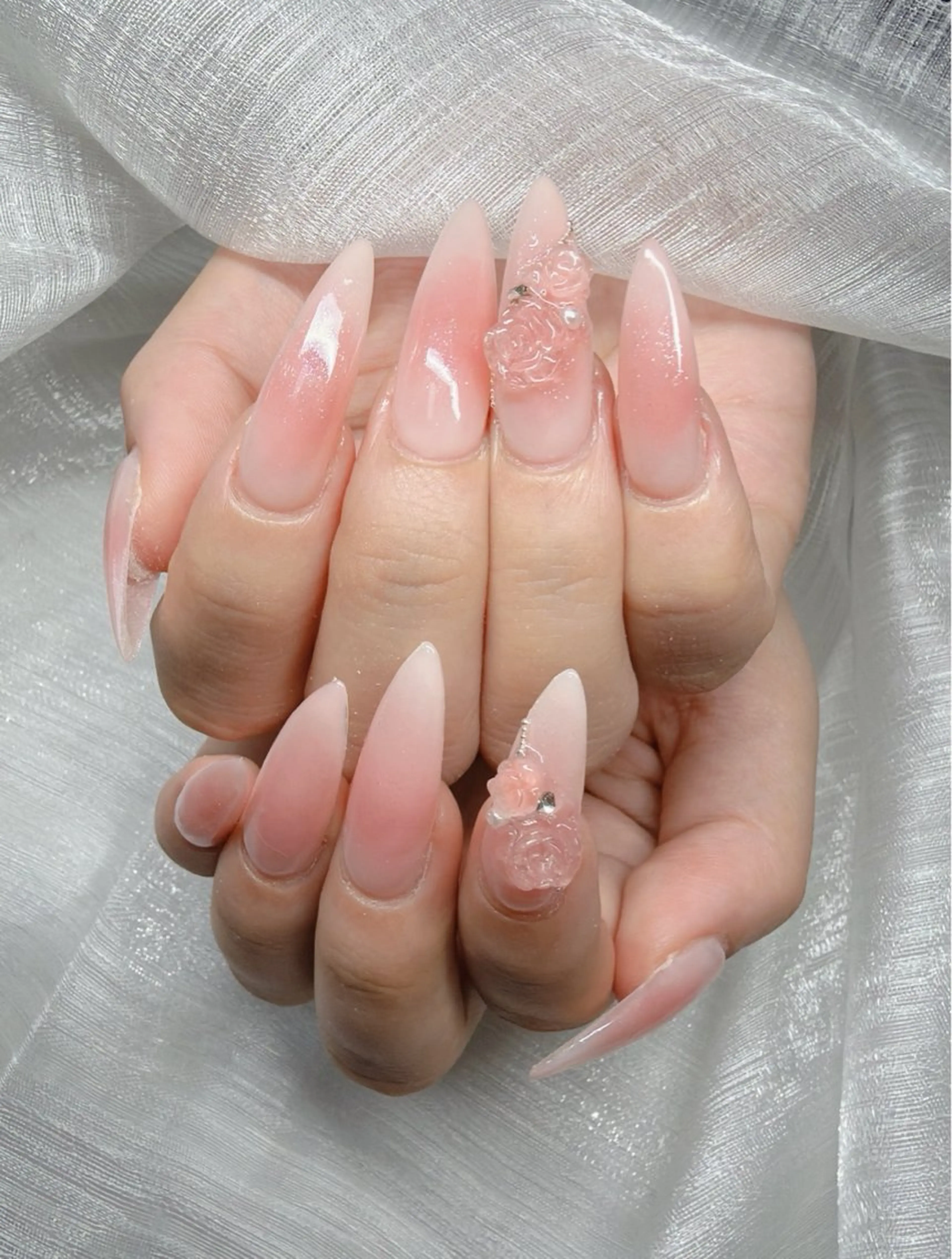 ネイル 長さ出し グラデーション 卒業式 キラキラネイル マグネットネイル ハンドネイル Lee Nailsのネイルデザイン