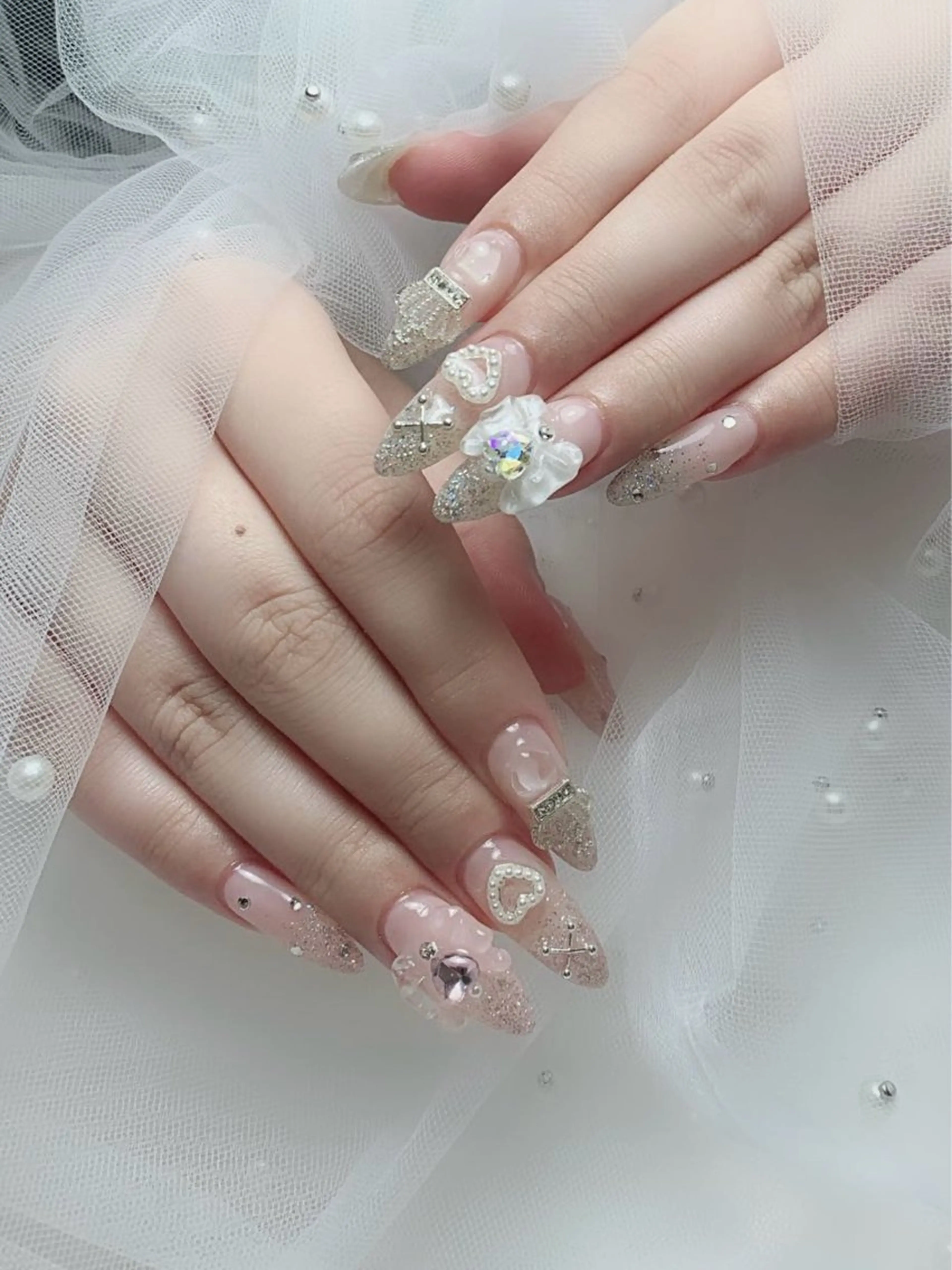 ネイル フレンチネイル ジェルネイル ハート 韓国ネイル マグネットネイル ハンドネイル ネイルサロン lotusのネイルデザイン