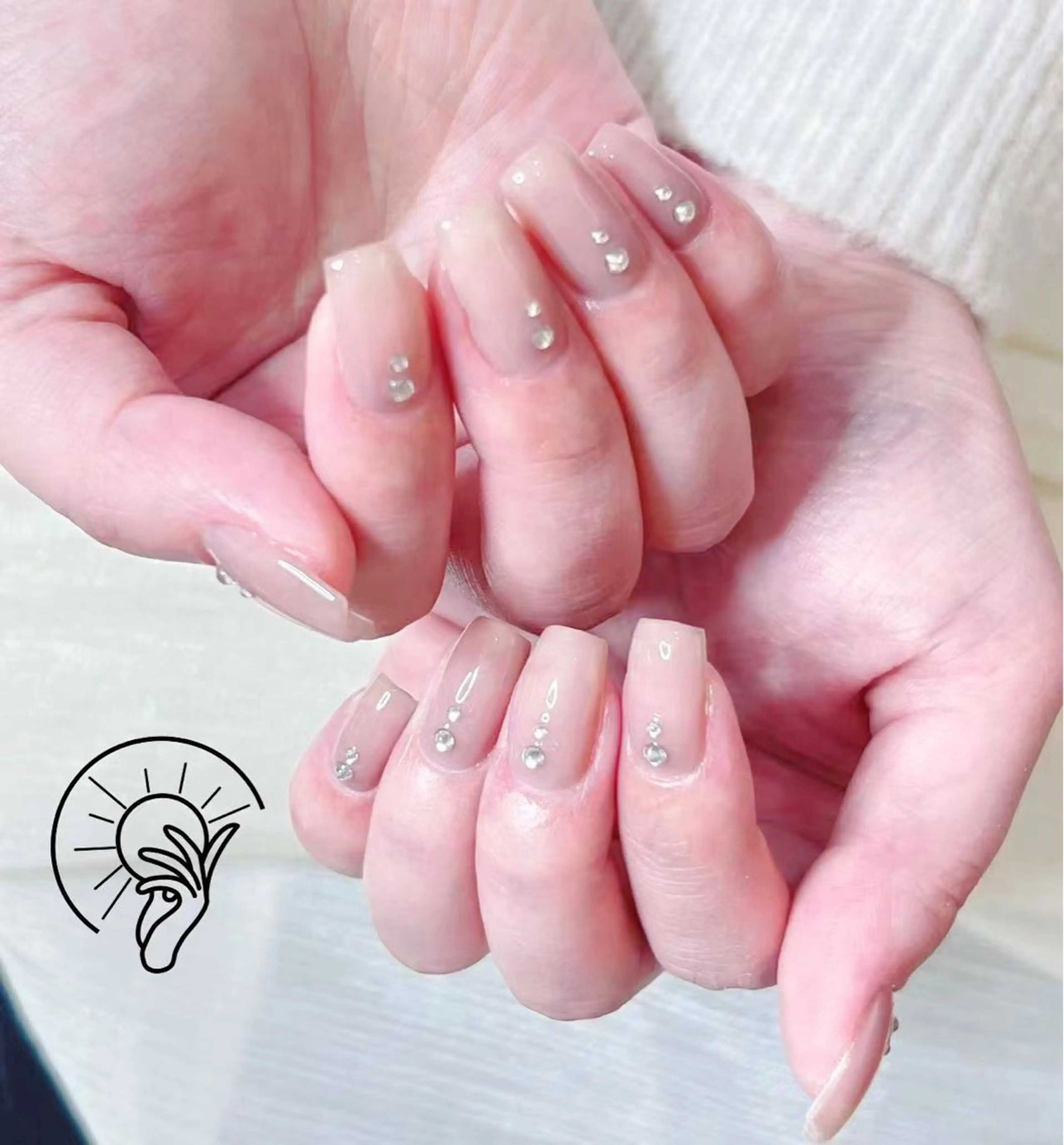 ネイル チークネイル 長さ出し フラワーネイル フレンチネイル ガーリー sun nail池袋 モデル募集のネイルデザイン