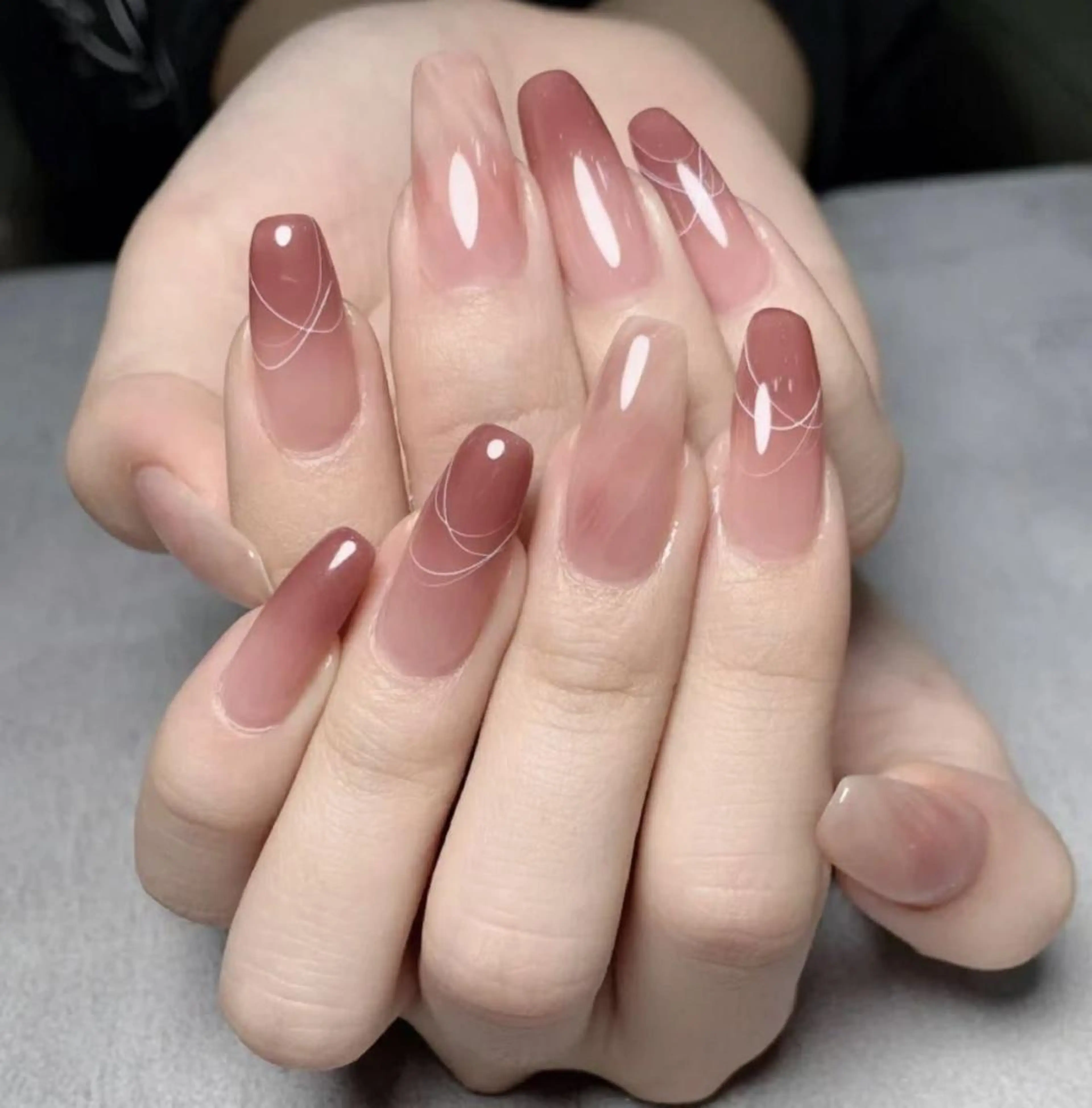 ネイル アートネイル 長さ出し ネイルチップ Queens 新宿本店のネイルデザイン