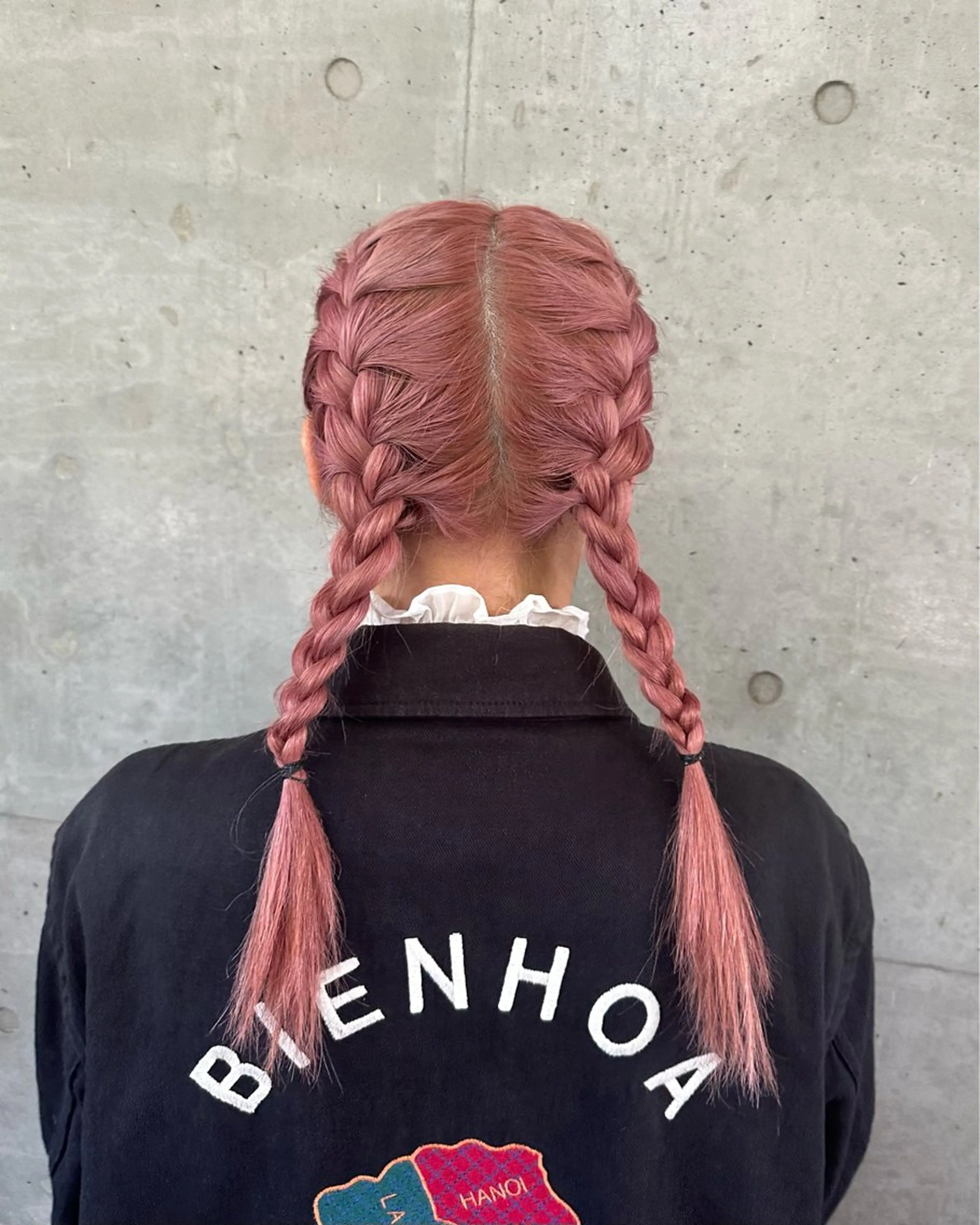 セミロング カラー ベージュカラー ブリーチ ピンクカラー REAL 心斎橋所属・ブリーチ/ベージュ /ピンク🦋ナツミのヘアスタイル