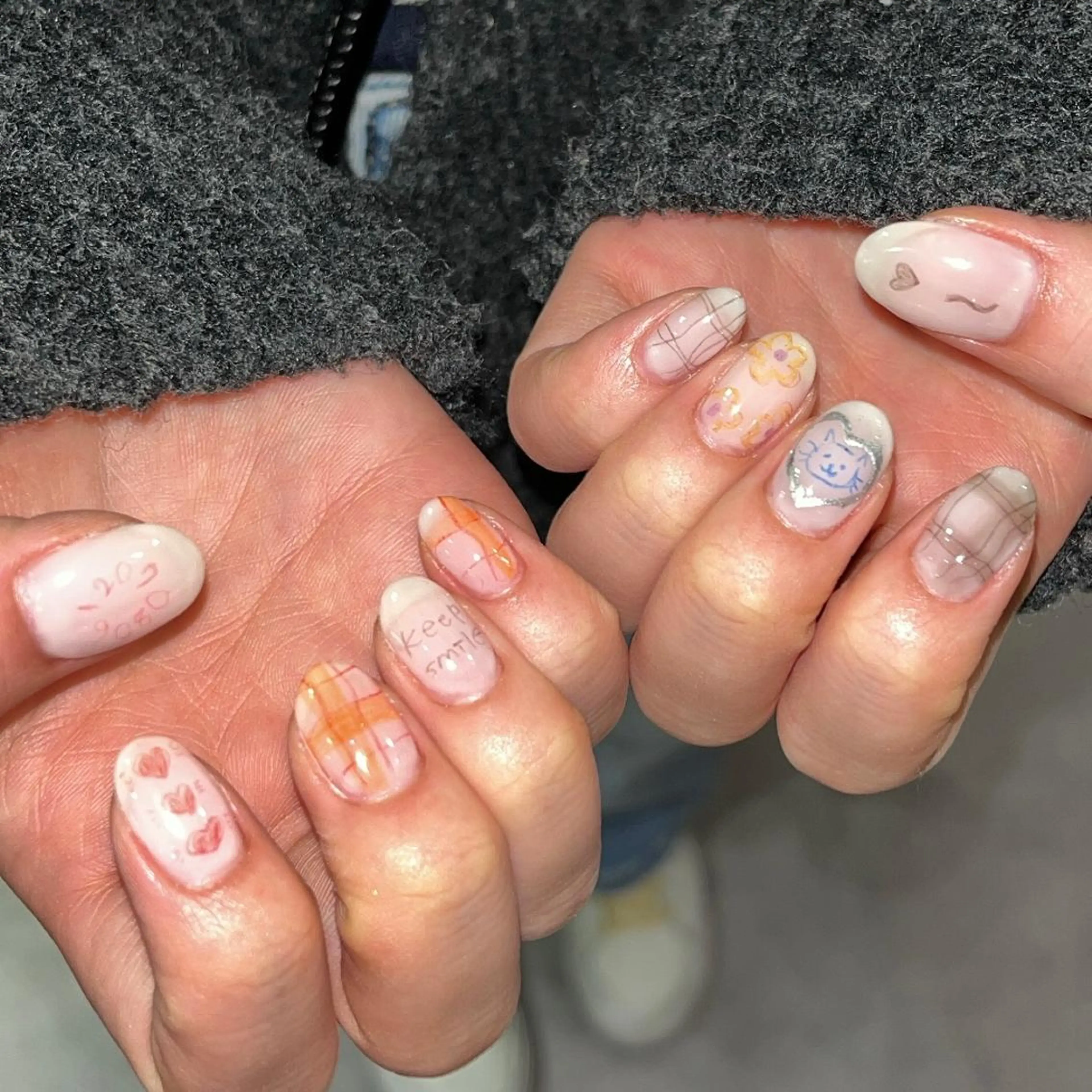 ネイル ハンドネイル フットネイル 🪐富島彩夏 /海外nail🪐のネイルデザイン