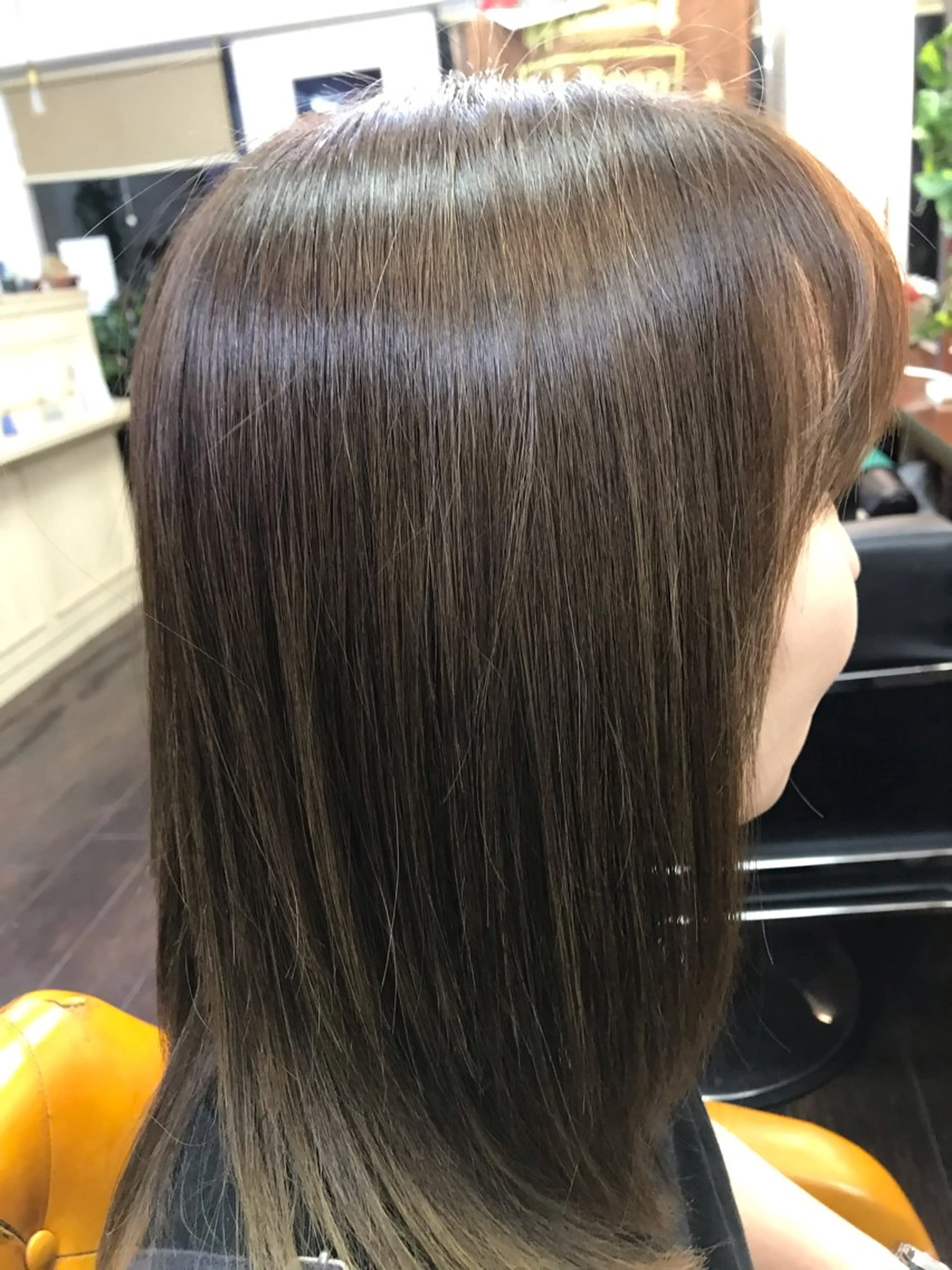 セミロング パーマ 桧山 真のヘアスタイル