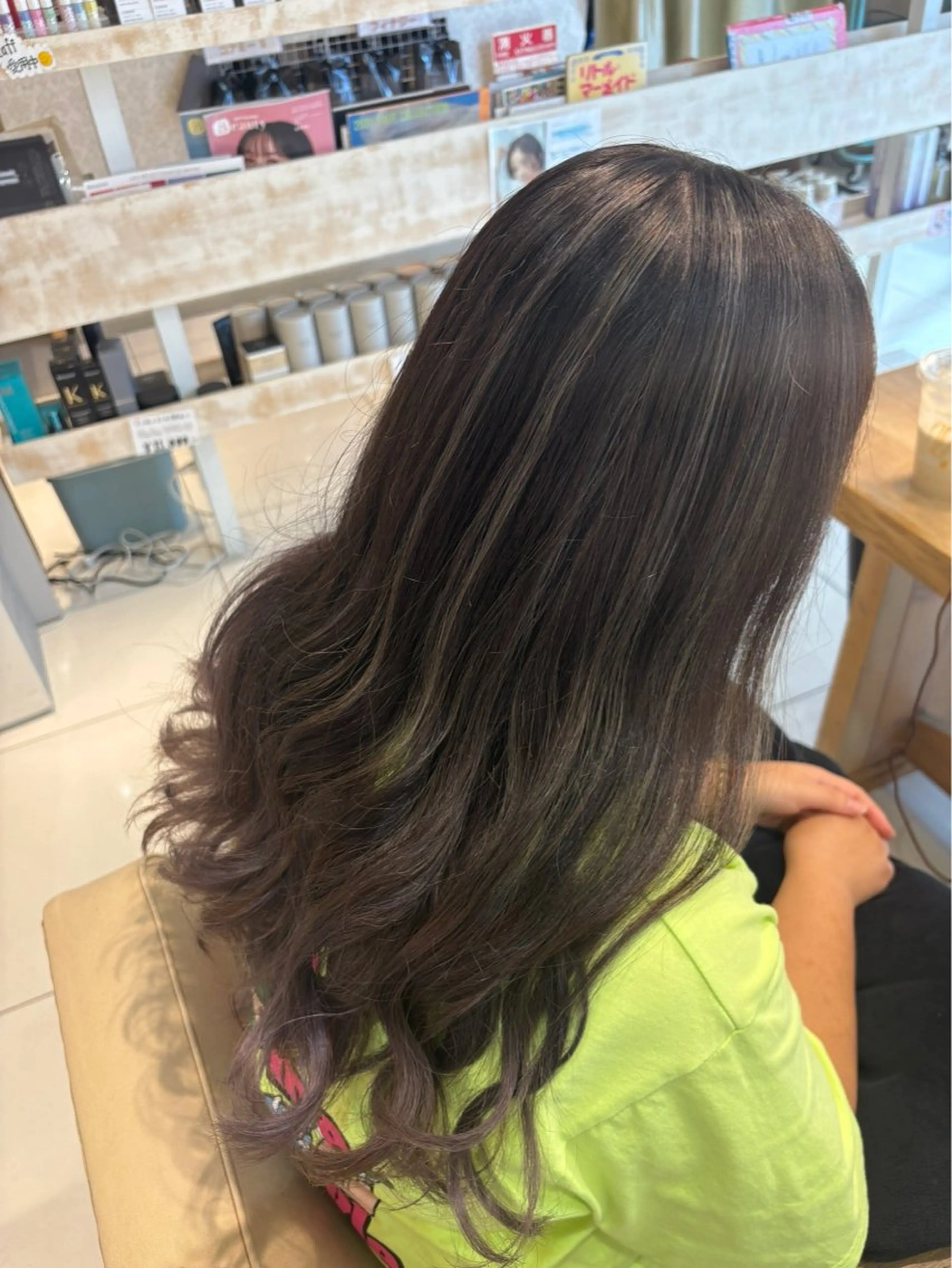 セミロング ハイライト レイヤーカット ヘアカラー 外人風ハイライト/ ブリーチなしカラーのヘアスタイル