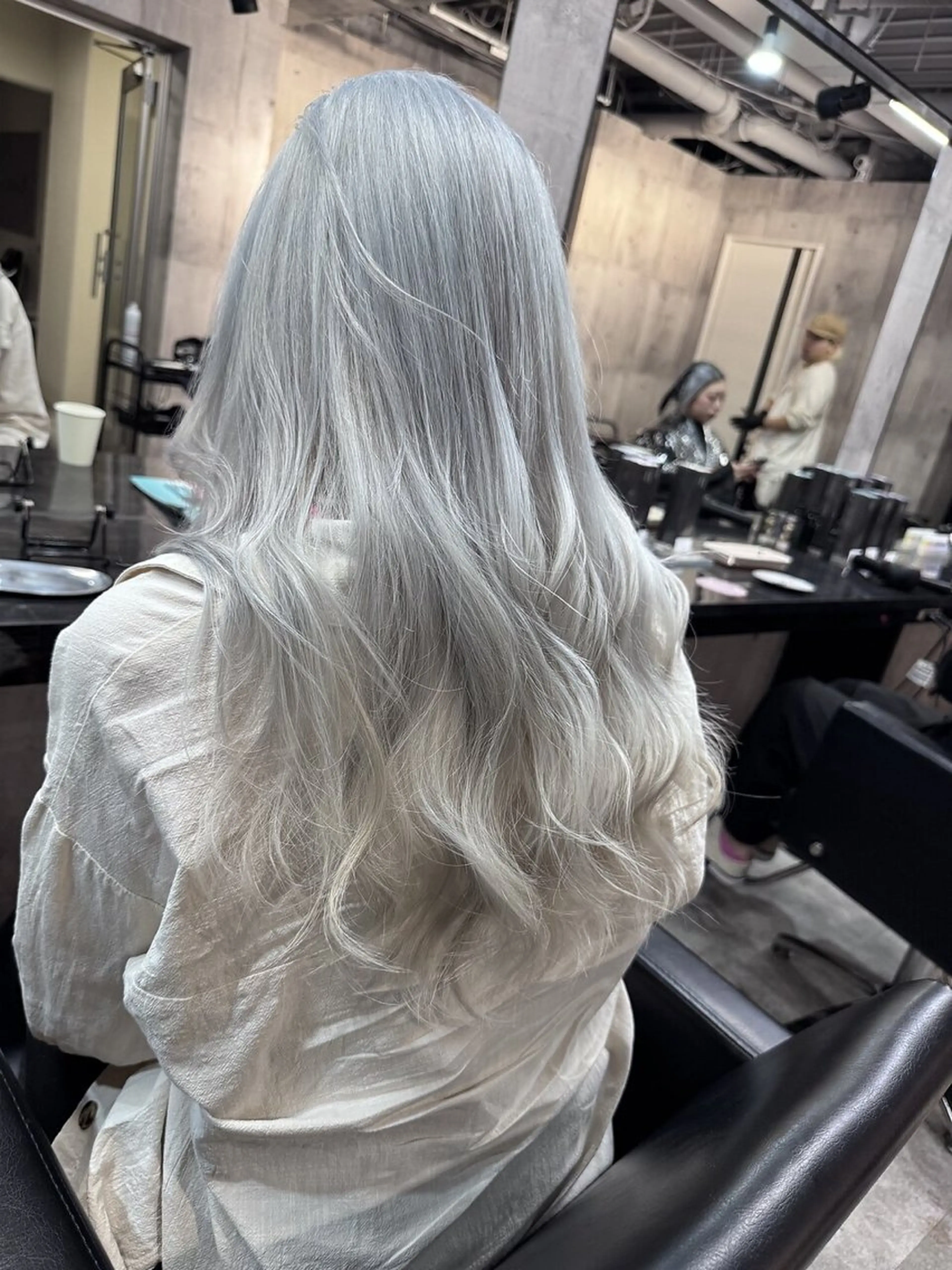 セミロング カット ヘアカラー Maison所属・Maison ハイトーン髪質改善のヘアスタイル