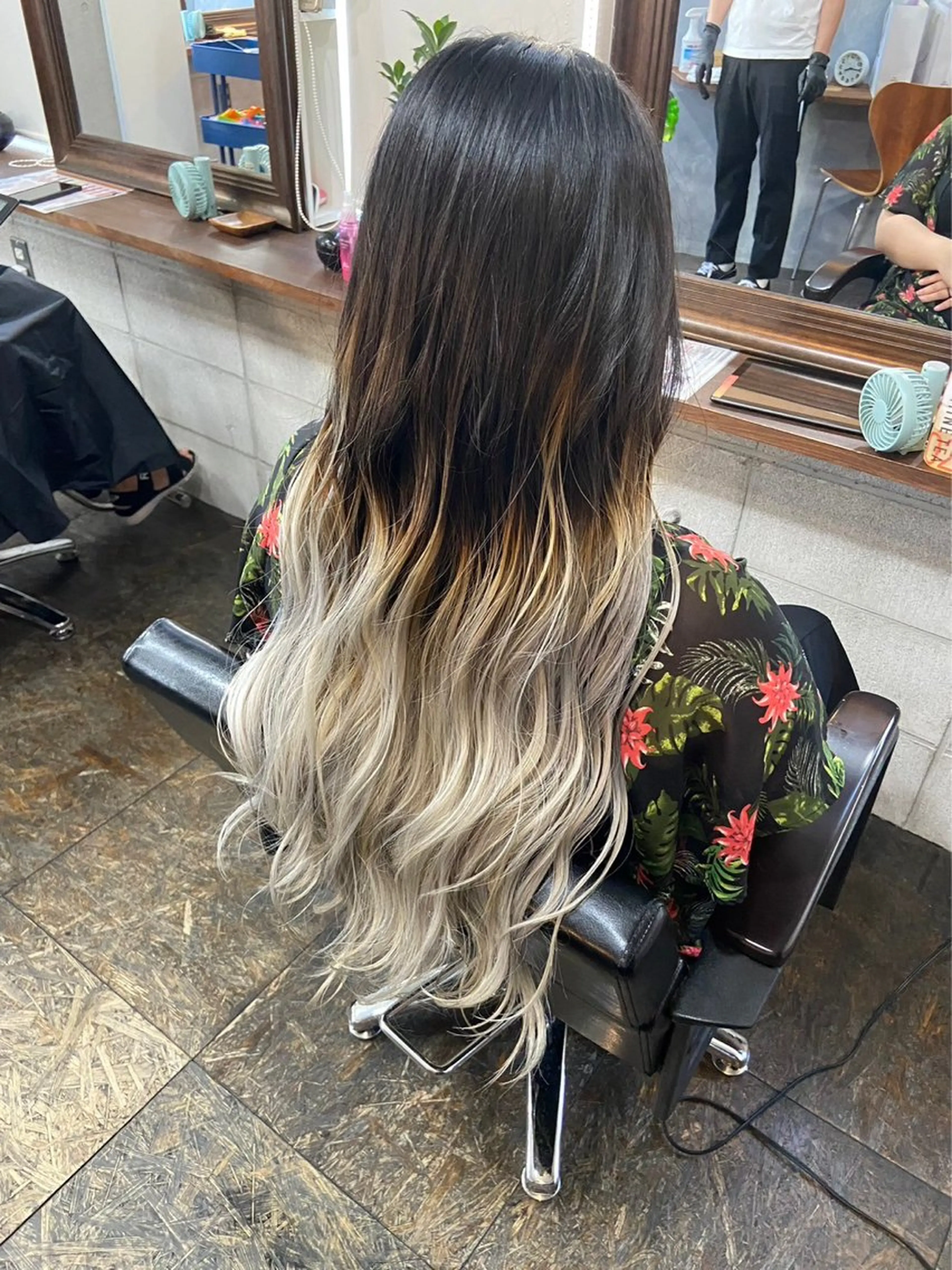 ロング カット ヘアカラー トリートメント 中山 丈也のヘアスタイル