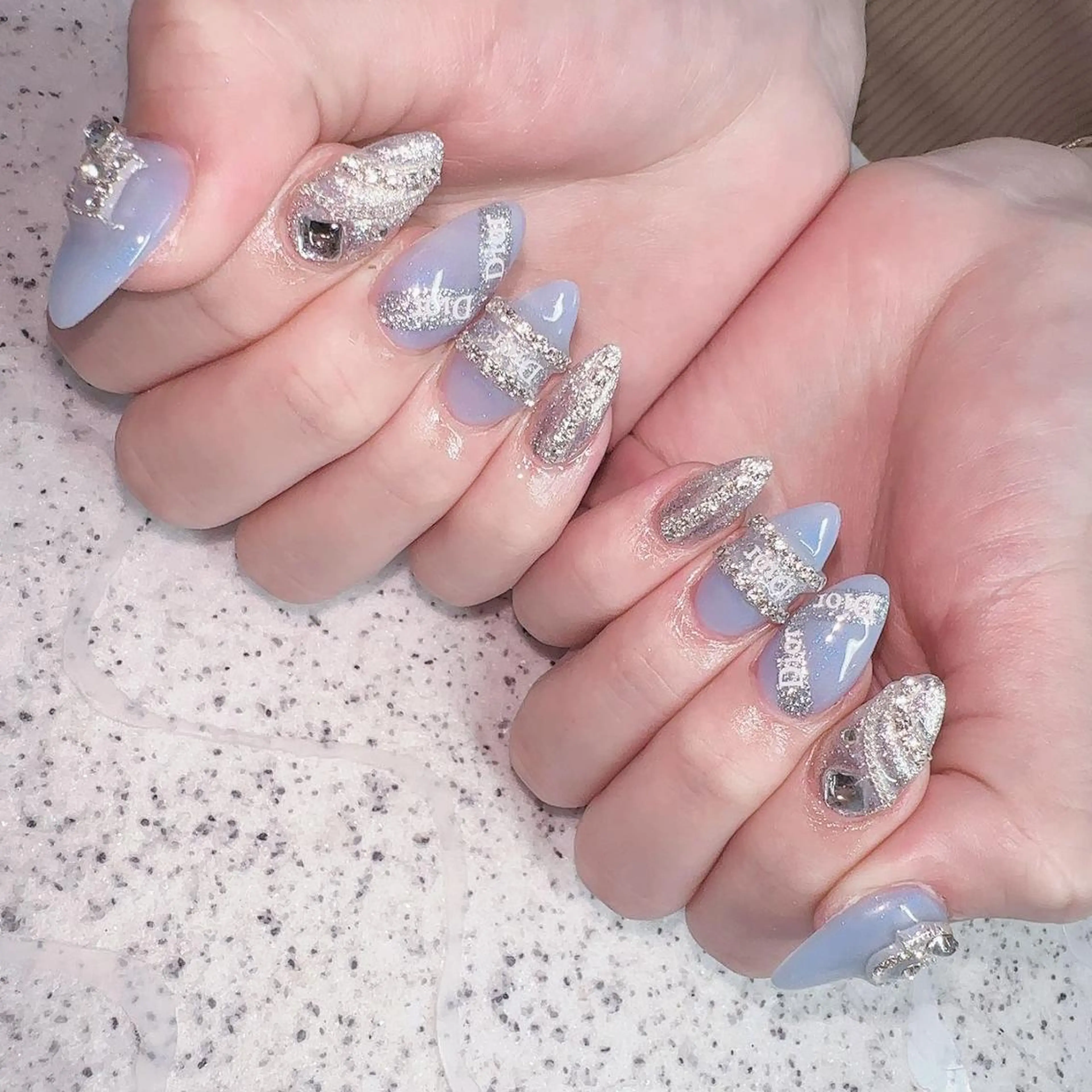 ネイル アートネイル 長さ出し ネイルチップ Queens PUPUのネイルデザイン