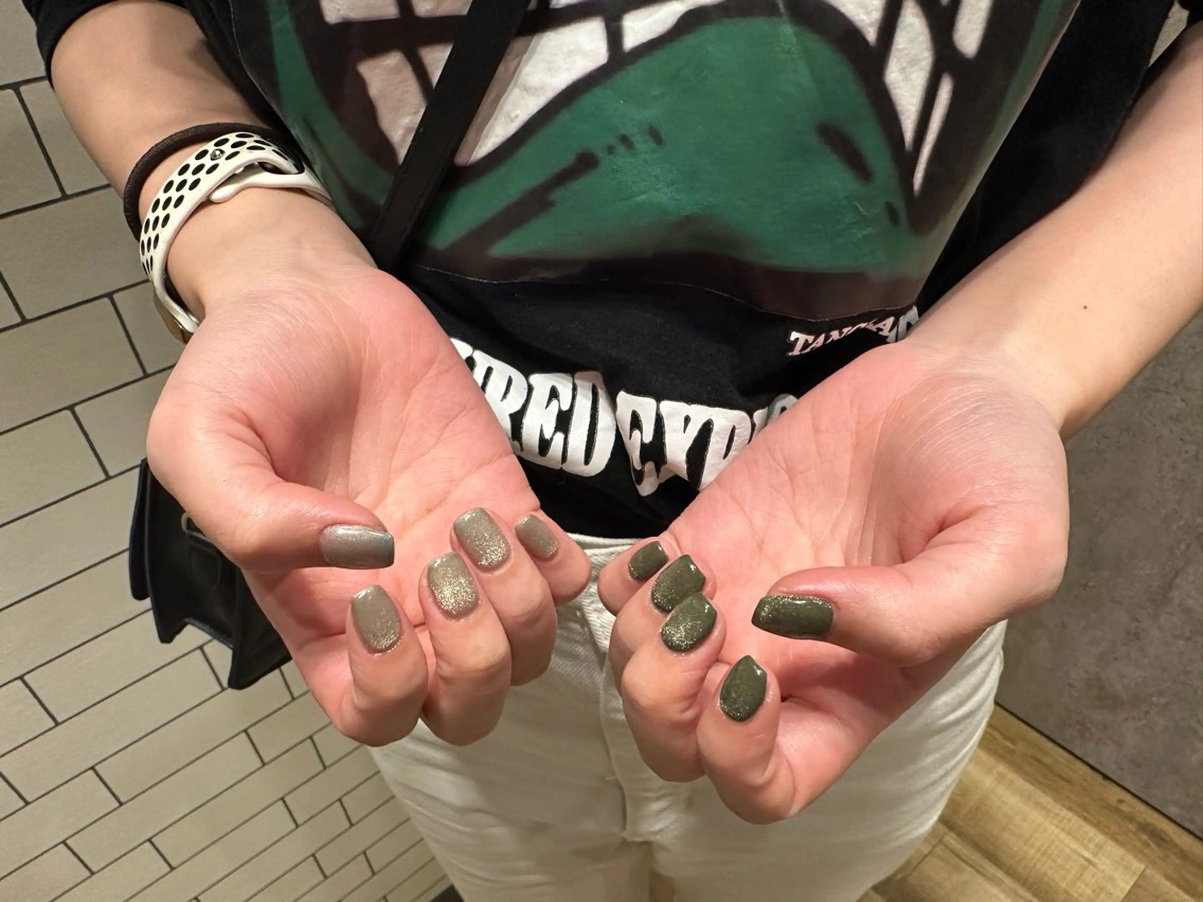 【オフなし】マグネットハンドネイルの写真