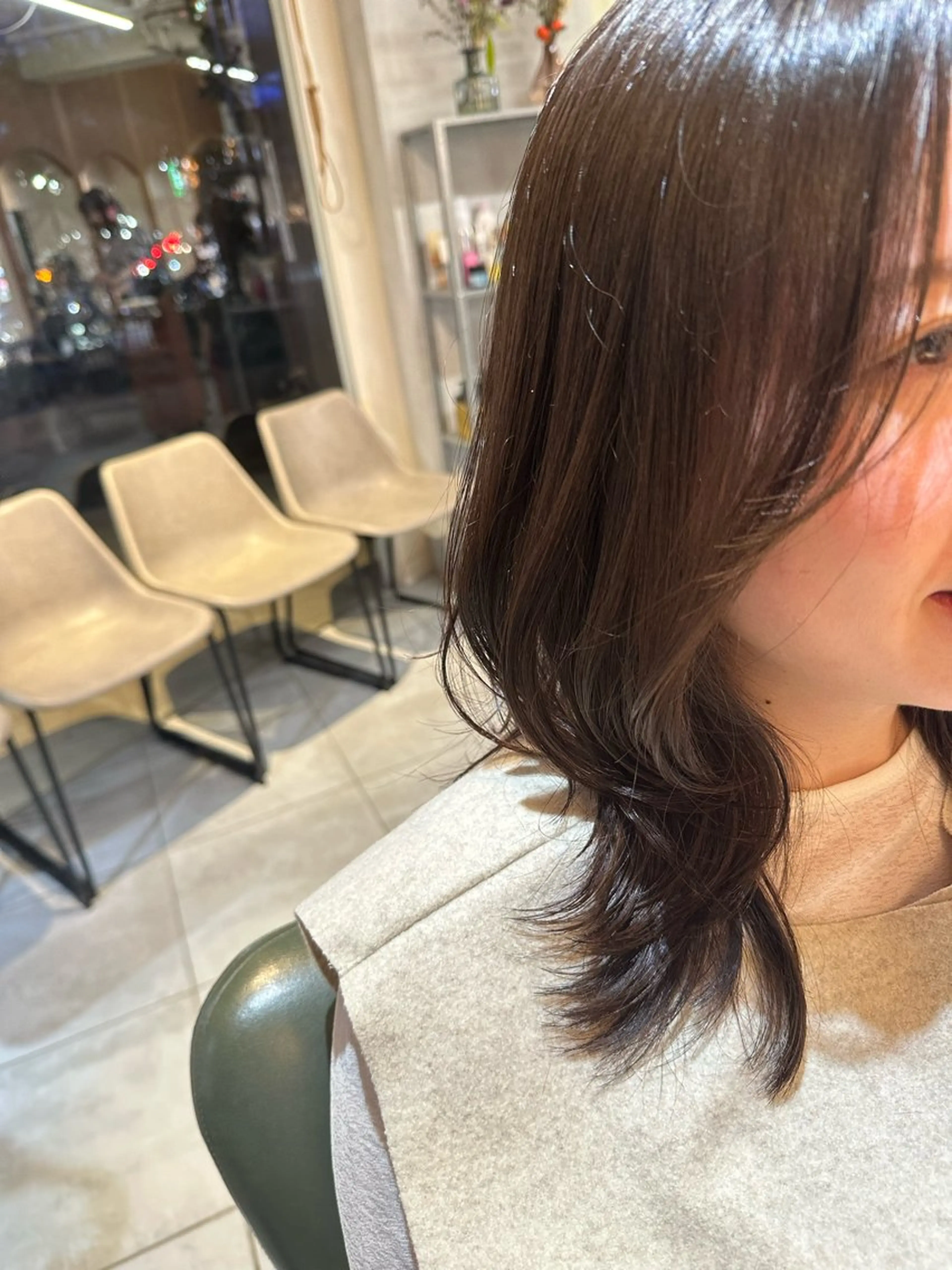 セミロング レイヤーカット fukuyasu rikaのネイルデザイン