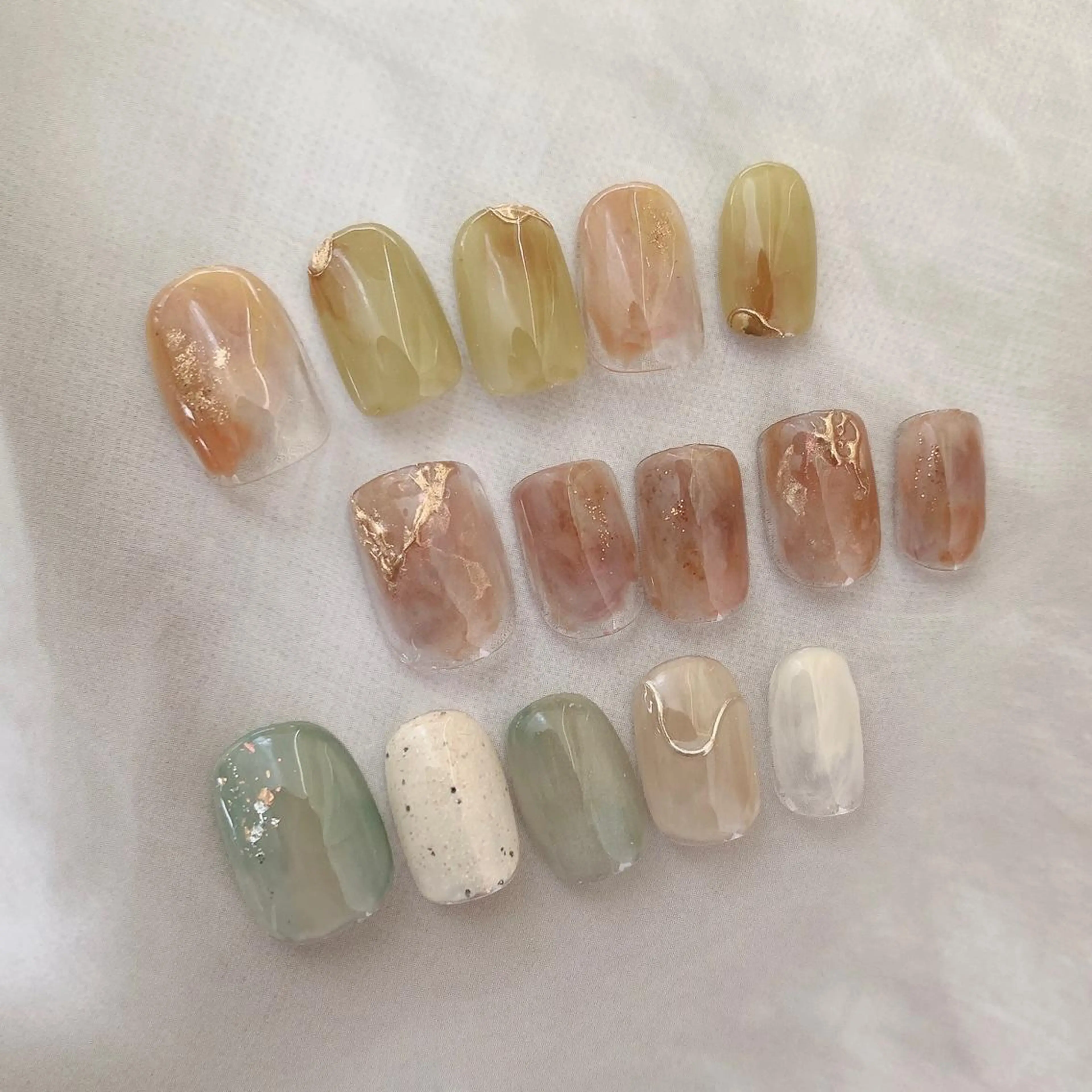 ショート ネイル 春ネイル ハンドネイル Cachette miyukiのネイルデザイン